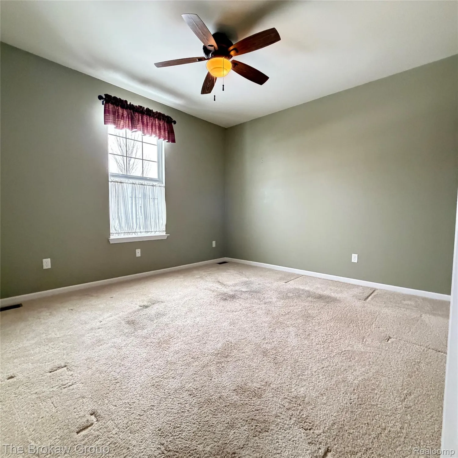 Property Slideshow image 23 of 40 | 6334 prairie dunes dr, Grand Blanc, MI, 48439