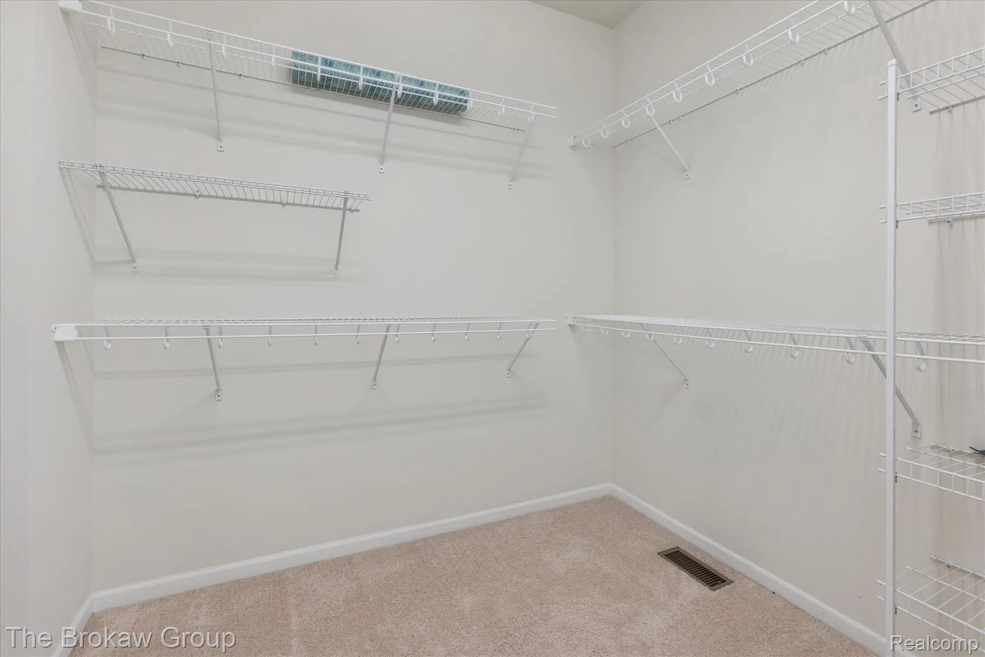 Property Slideshow image 26 of 40 | 6334 prairie dunes dr, Grand Blanc, MI, 48439