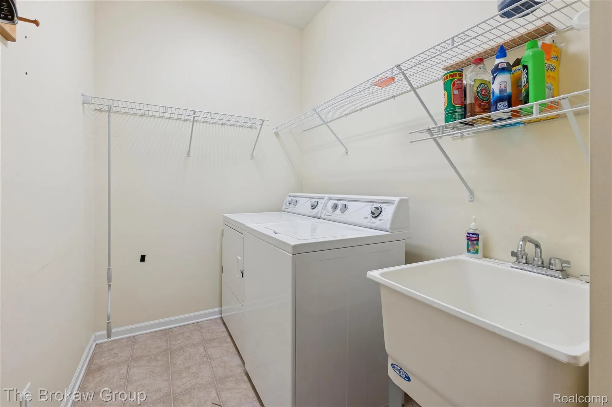 Property Slideshow image 28 of 40 | 6334 prairie dunes dr, Grand Blanc, MI, 48439