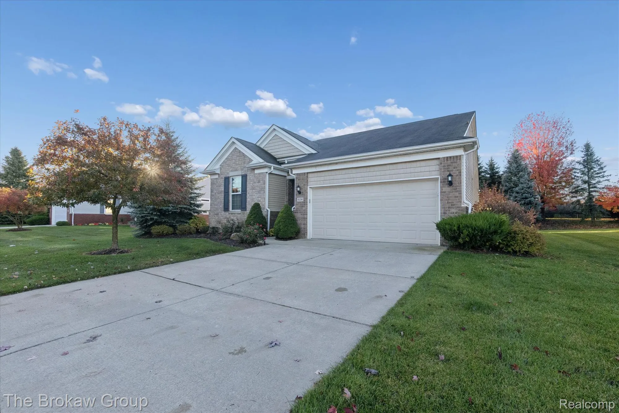 Property Slideshow image 4 of 40 | 6334 prairie dunes dr, Grand Blanc, MI, 48439