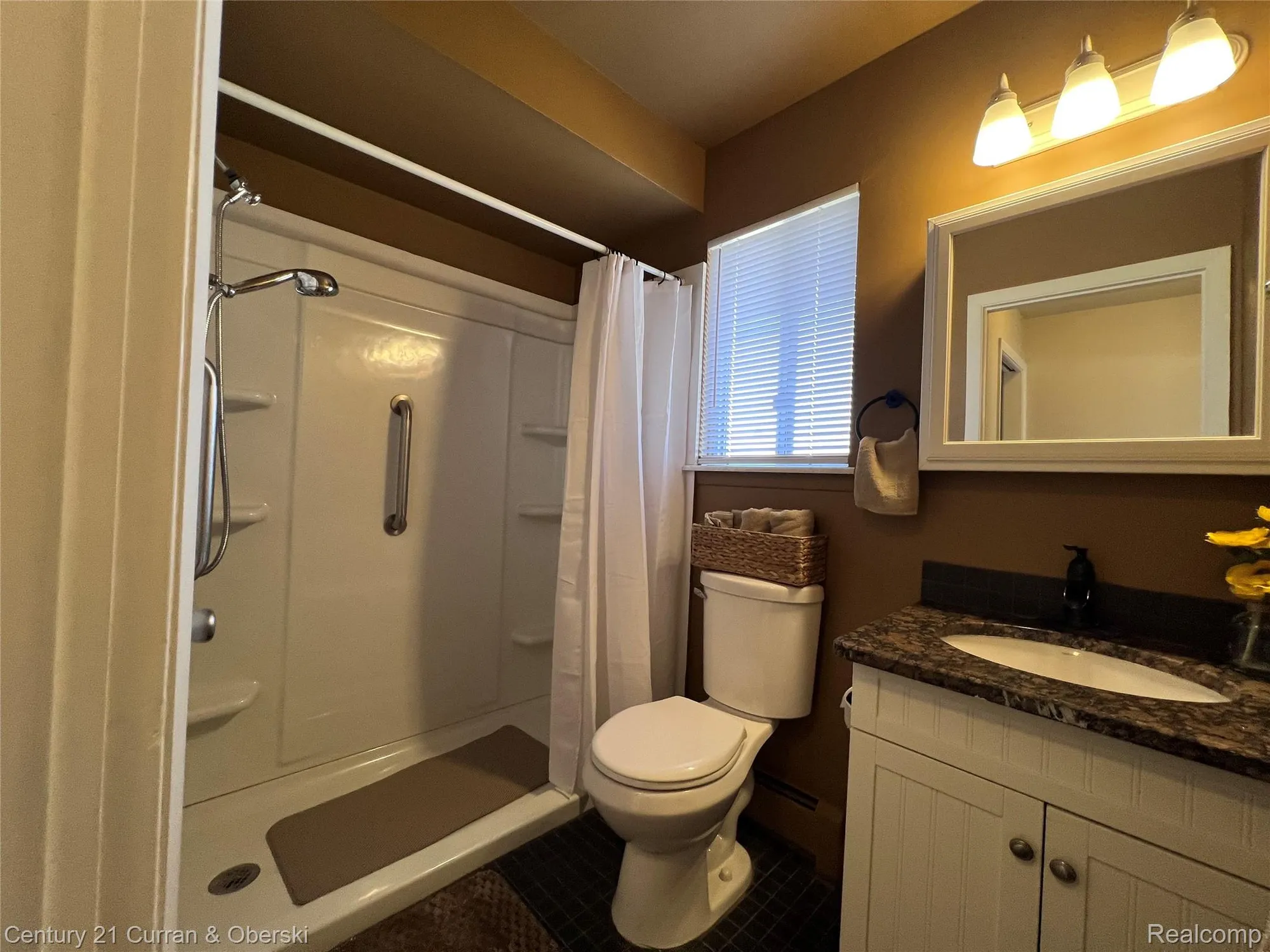 Property Slideshow image 7 of 21 | 25159 franklin ter # 8, South Lyon, MI, 48178