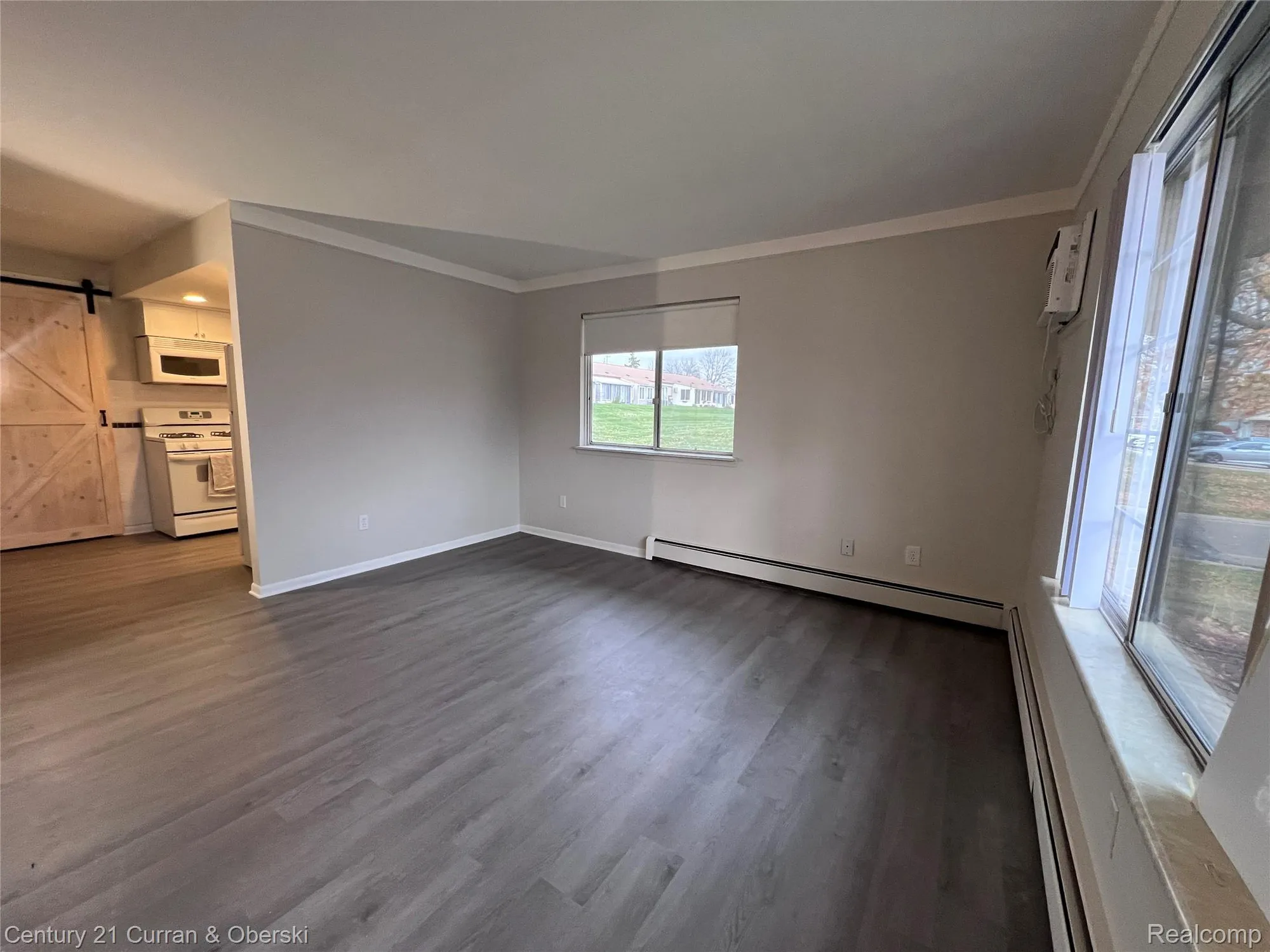 Property Slideshow image 16 of 21 | 25159 franklin ter # 8, South Lyon, MI, 48178