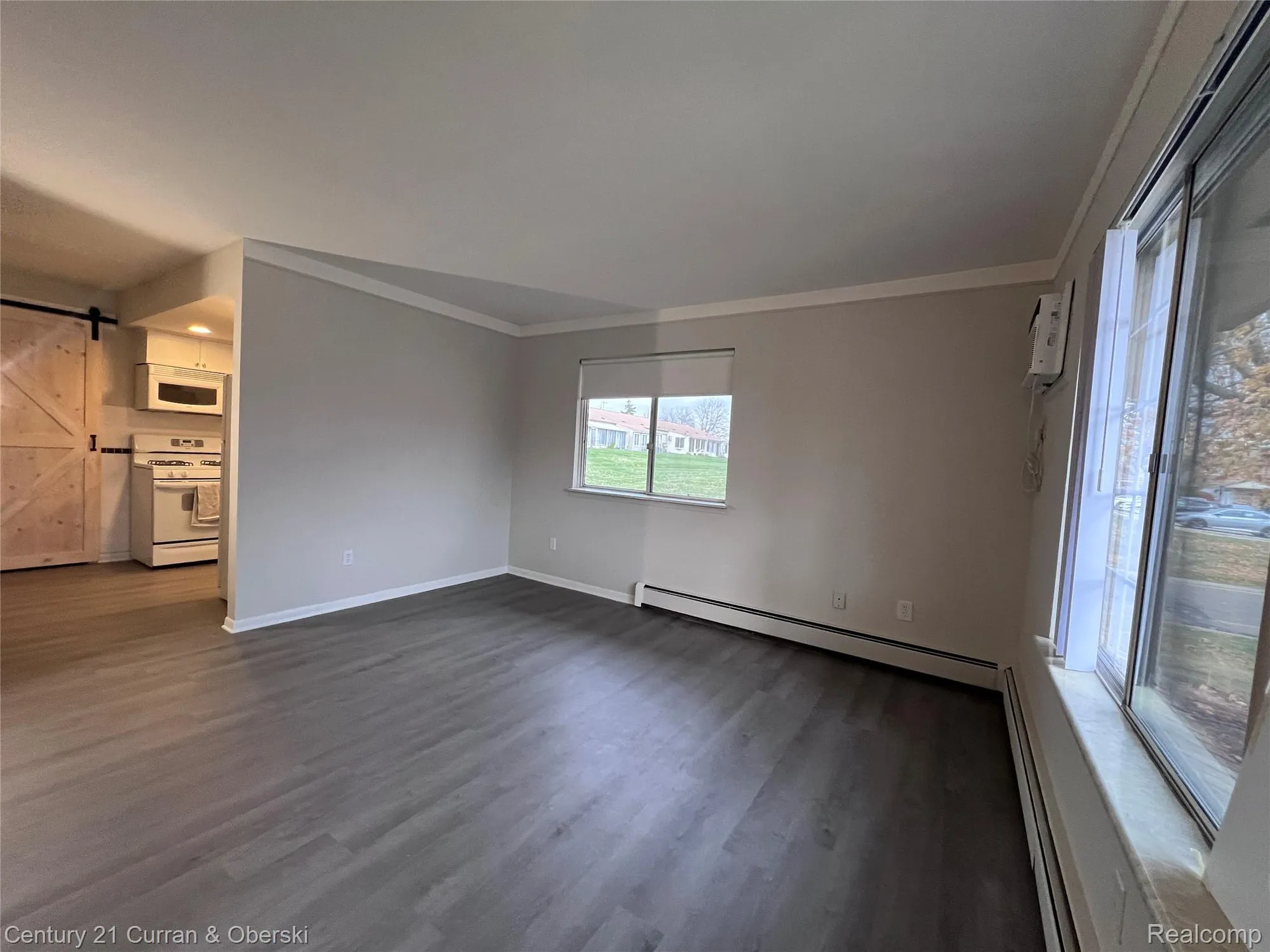 Property Slideshow image 17 of 21 | 25159 franklin ter # 8, South Lyon, MI, 48178