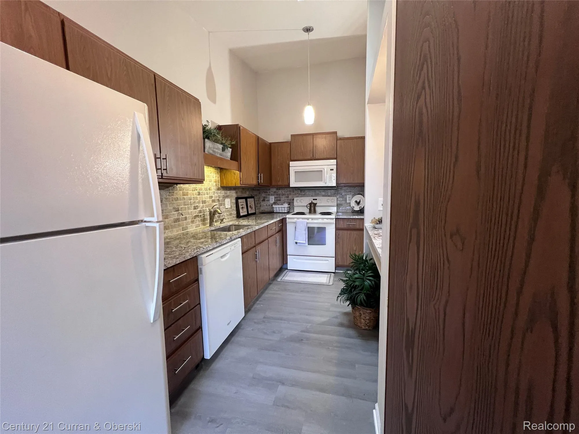 Property Slideshow image 7 of 46 | 61958 ticonderoga dr, South Lyon, MI, 48178