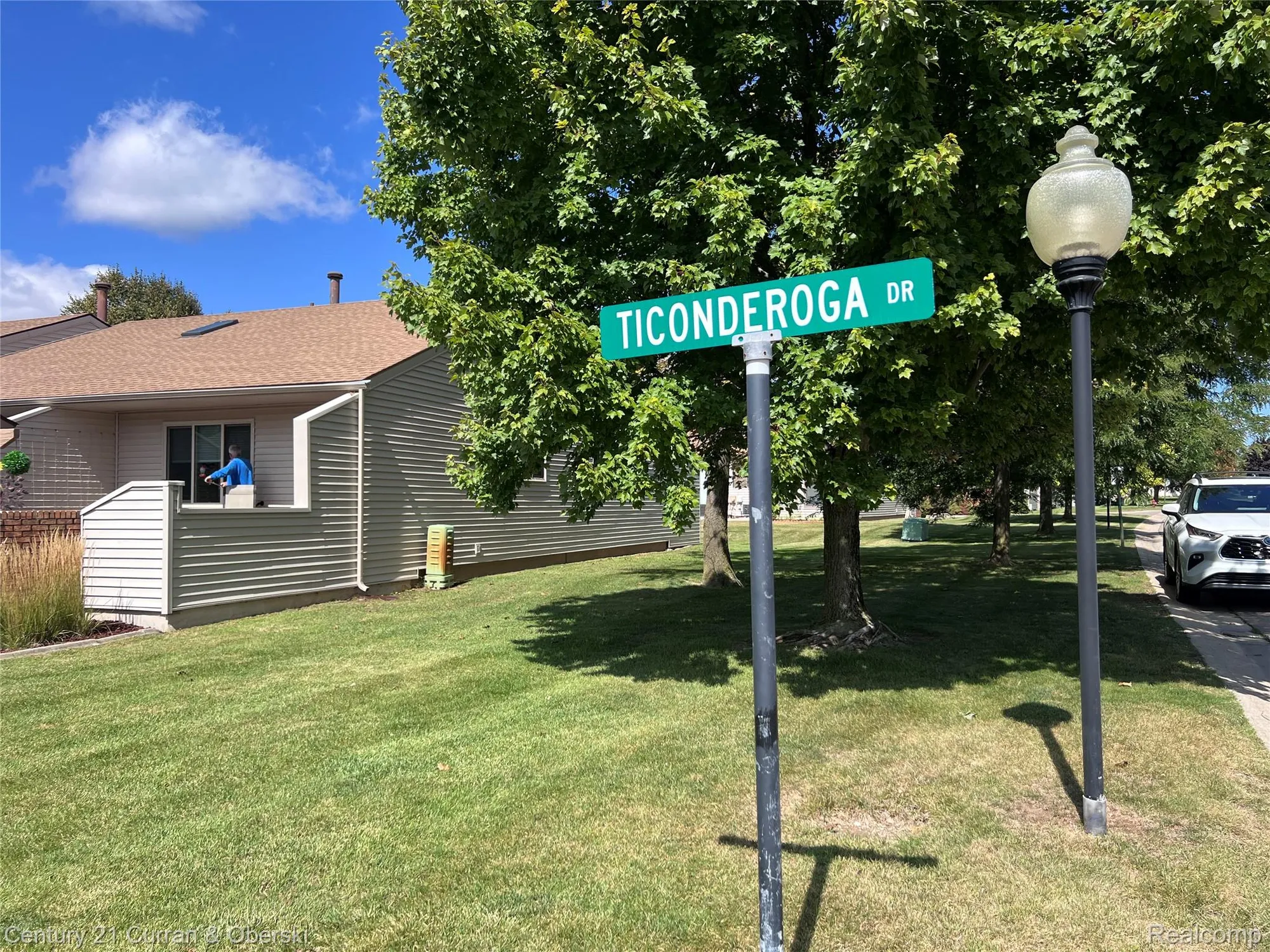 Property Slideshow image 31 of 46 | 61958 ticonderoga dr, South Lyon, MI, 48178