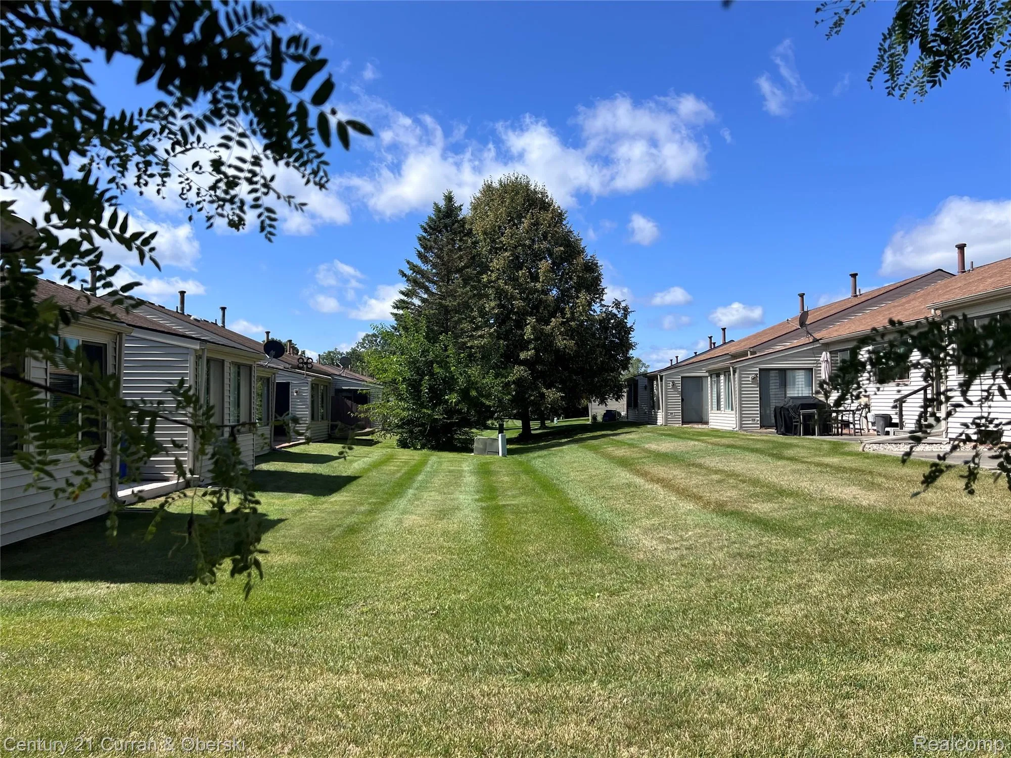 Property Slideshow image 32 of 46 | 61958 ticonderoga dr, South Lyon, MI, 48178