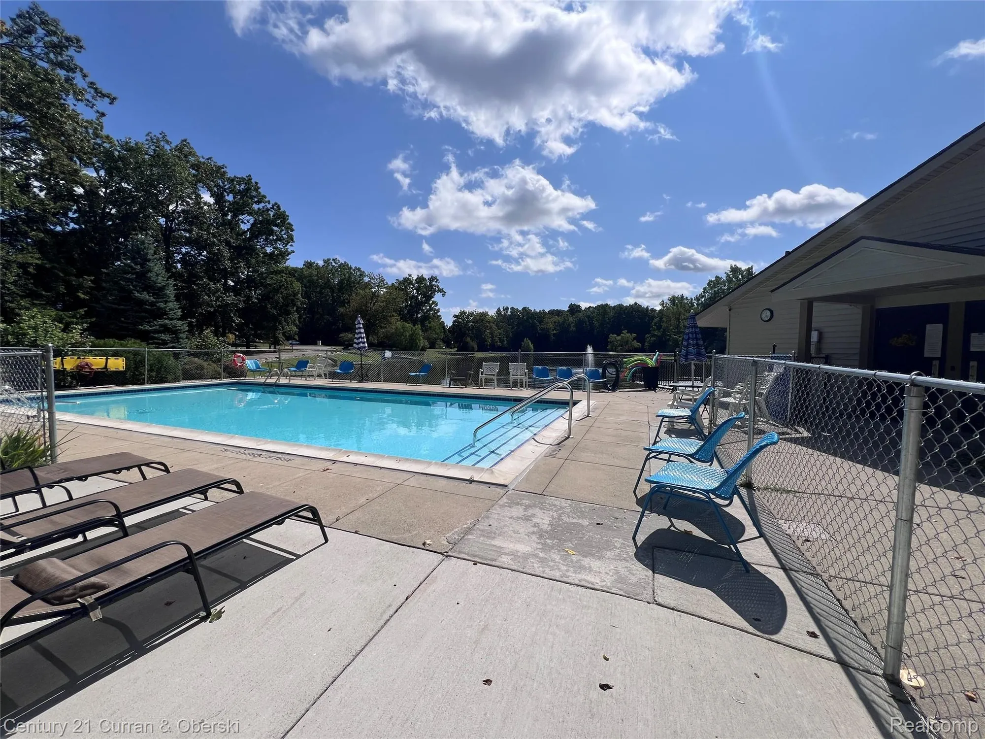 Property Slideshow image 40 of 46 | 61958 ticonderoga dr, South Lyon, MI, 48178