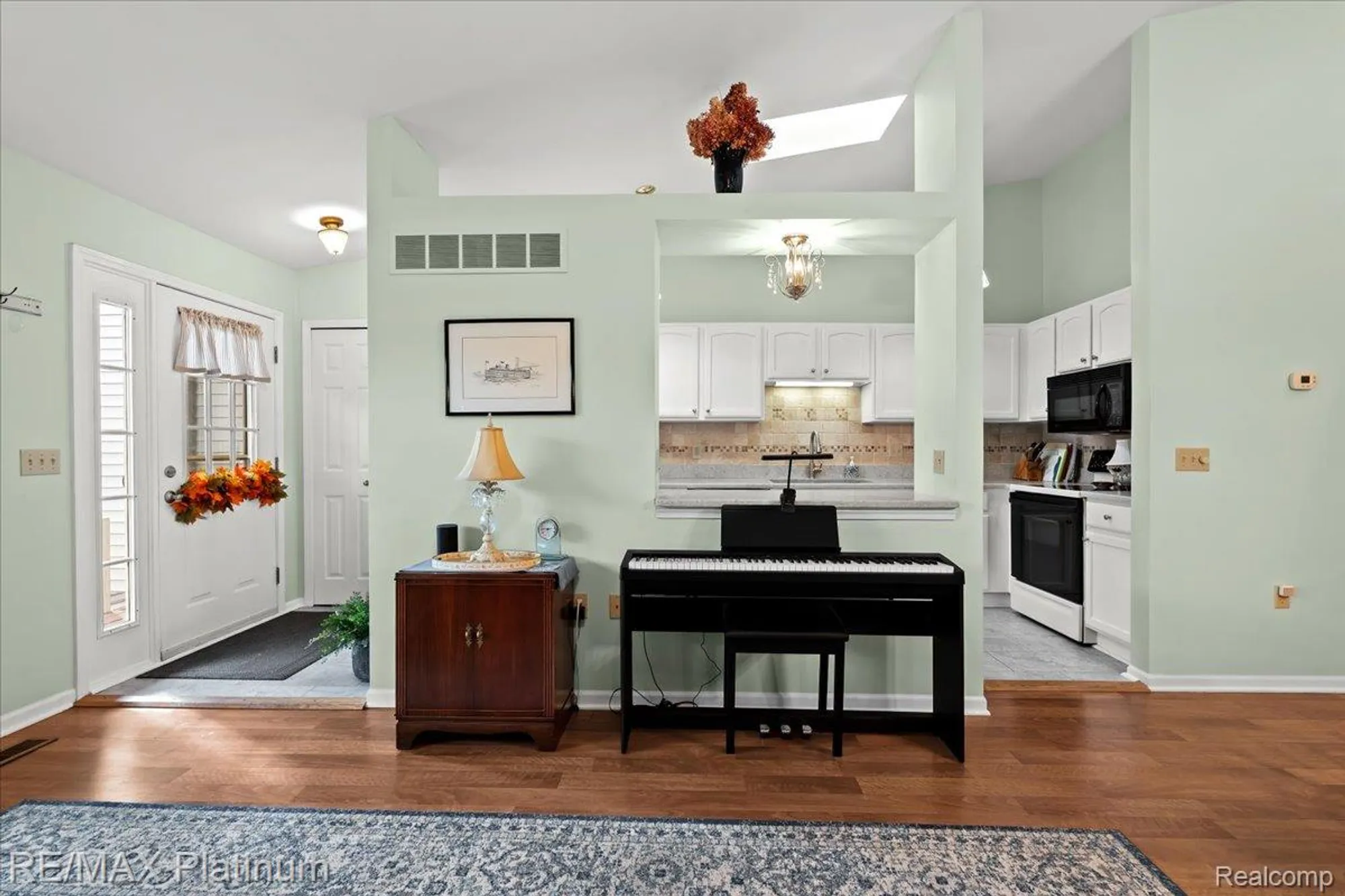 Property Slideshow image 9 of 31 | 62180 arlington cir unit 5, South Lyon, MI, 48178