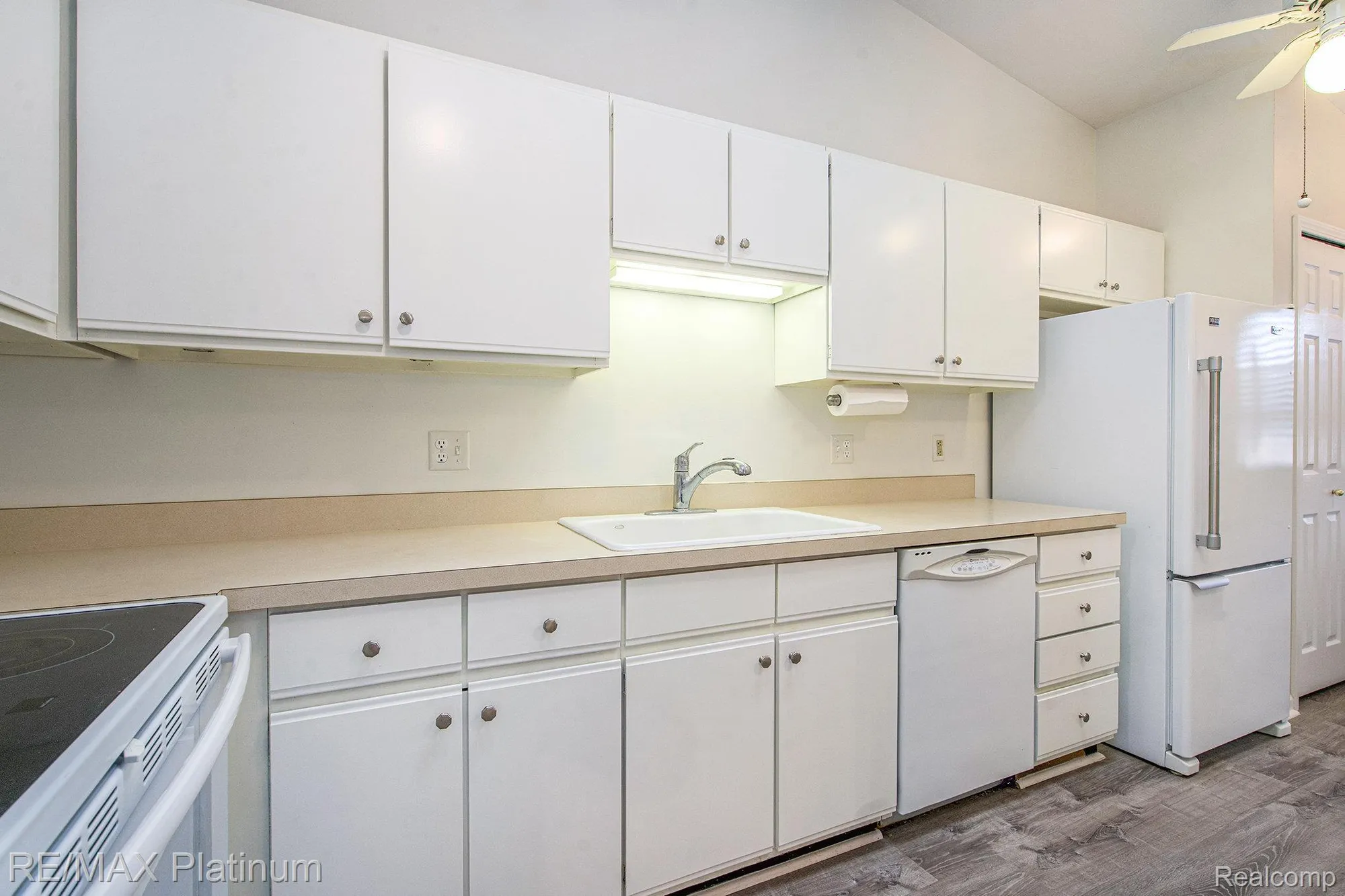 Property Slideshow image 6 of 18 | 61961 yorktown dr unit 4, South Lyon, MI, 48178