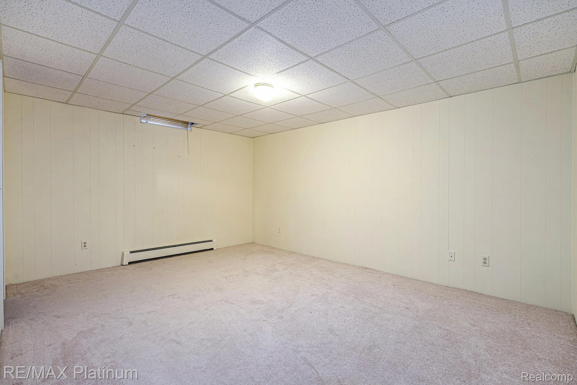 Property Slideshow image 12 of 18 | 61961 yorktown dr unit 4, South Lyon, MI, 48178