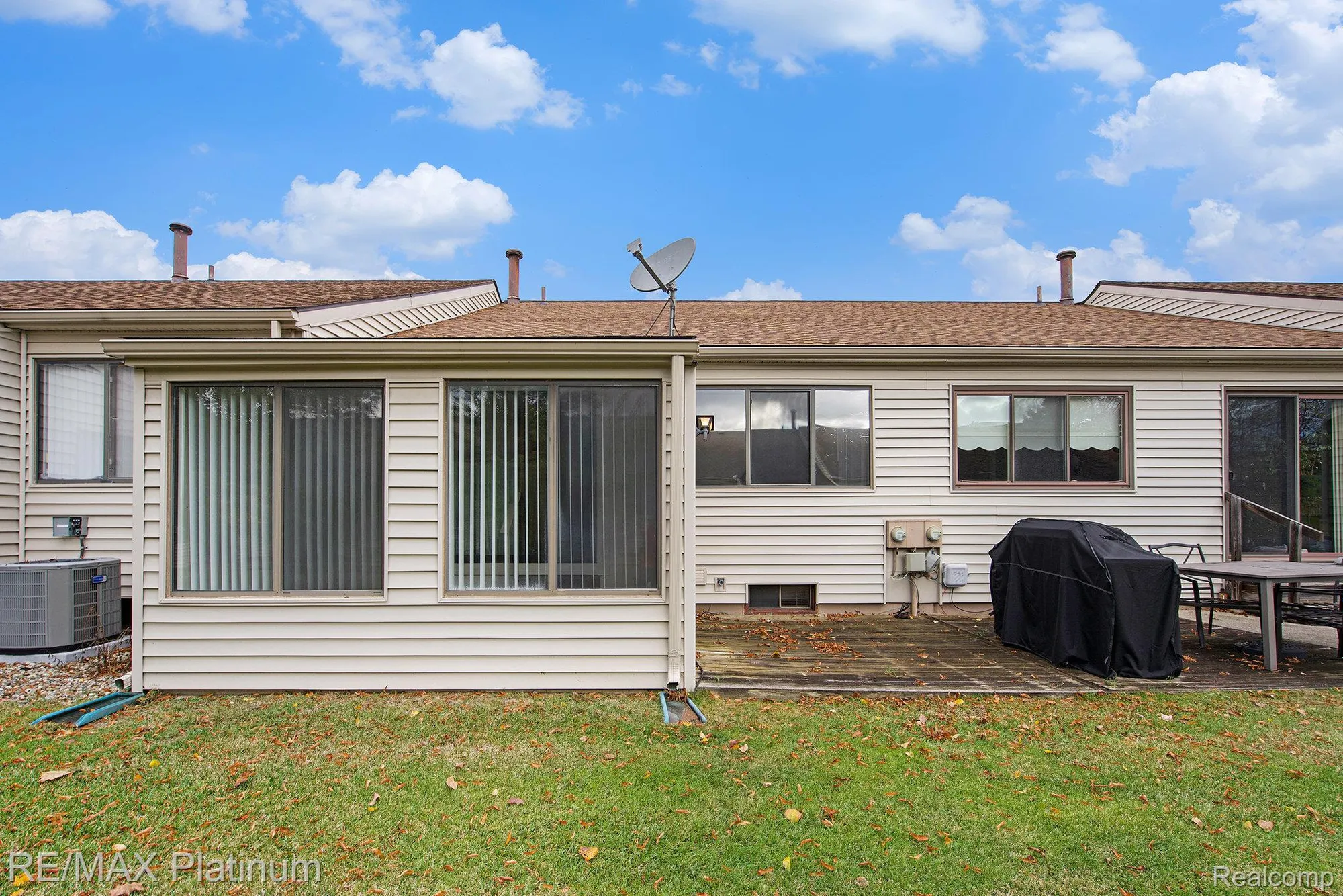 Property Slideshow image 16 of 18 | 61961 yorktown dr unit 4, South Lyon, MI, 48178