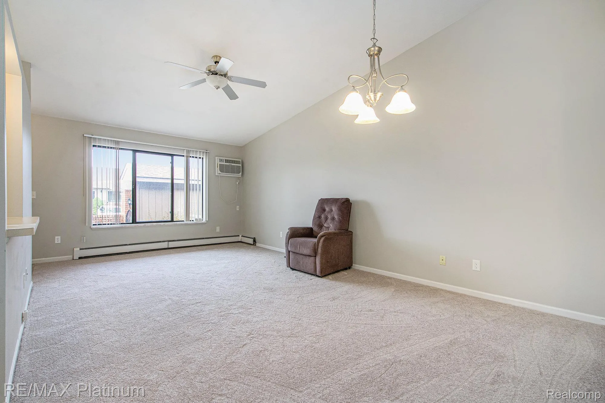 Property Slideshow image 4 of 18 | 61961 yorktown dr unit 4, South Lyon, MI, 48178