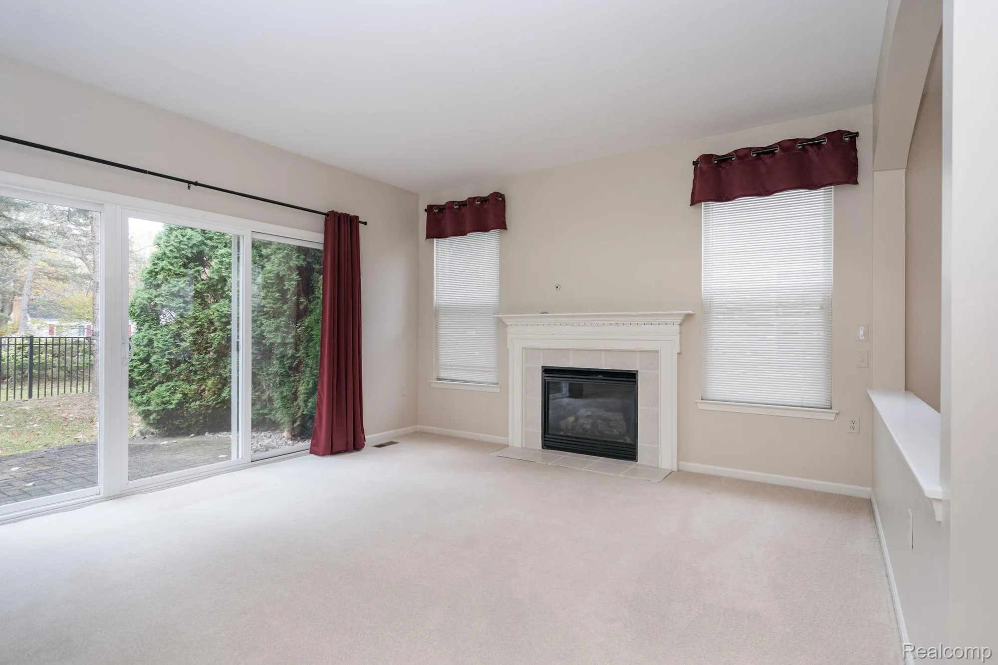 Property Slideshow image 6 of 24 | 3534 riverside dr, Auburn Hills, MI, 48326