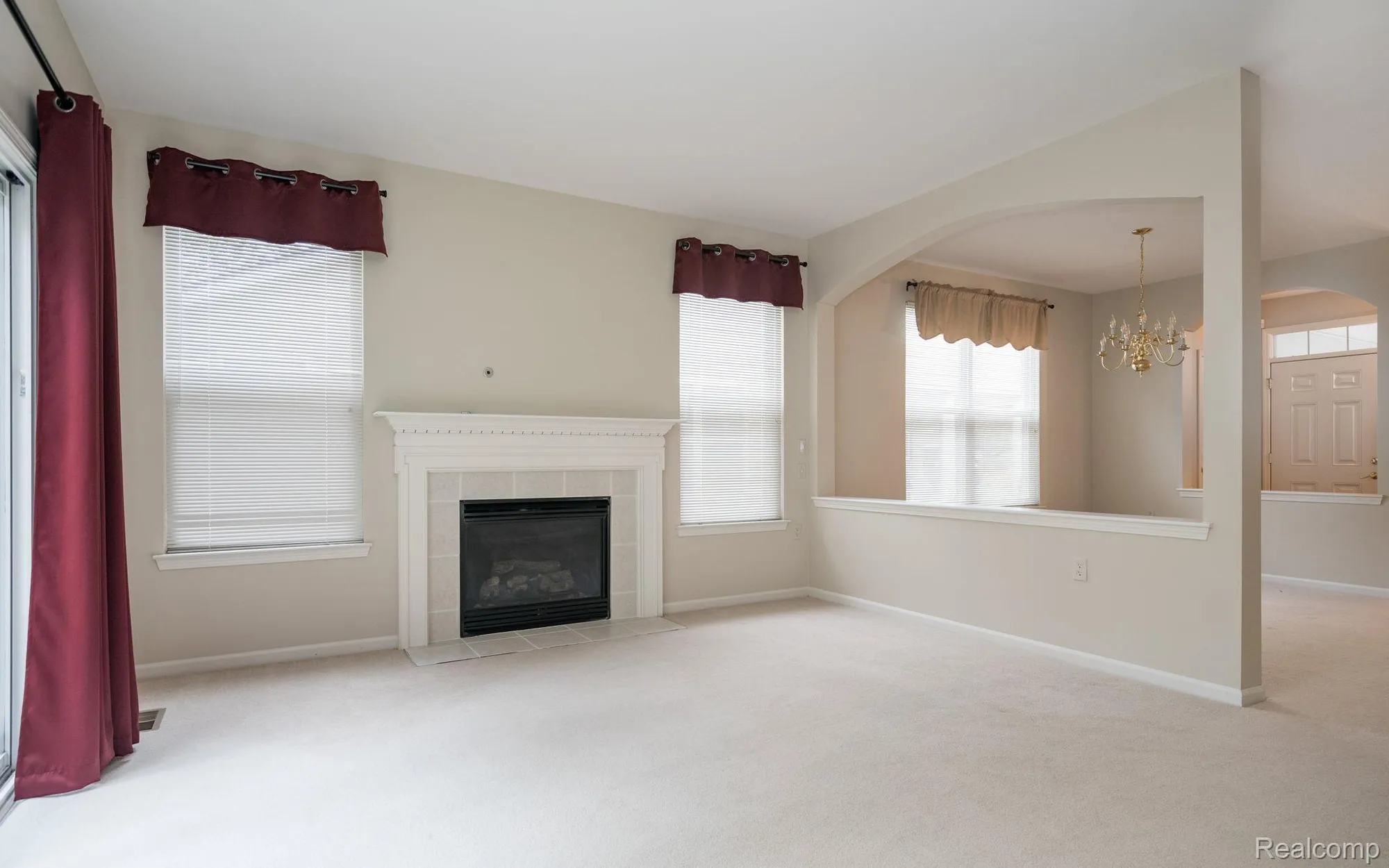 Property Slideshow image 8 of 24 | 3534 riverside dr, Auburn Hills, MI, 48326