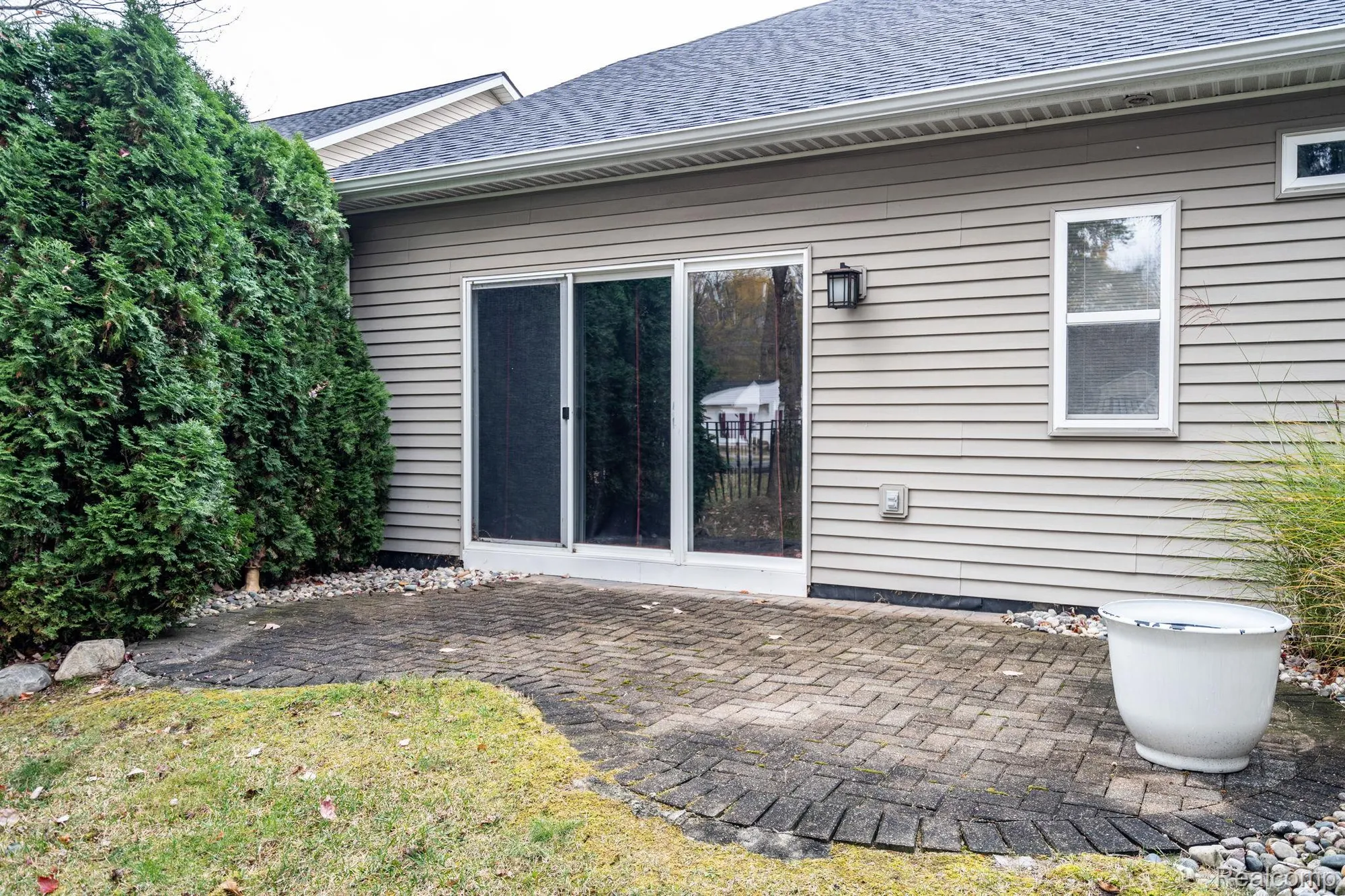 Property Slideshow image 22 of 24 | 3534 riverside dr, Auburn Hills, MI, 48326