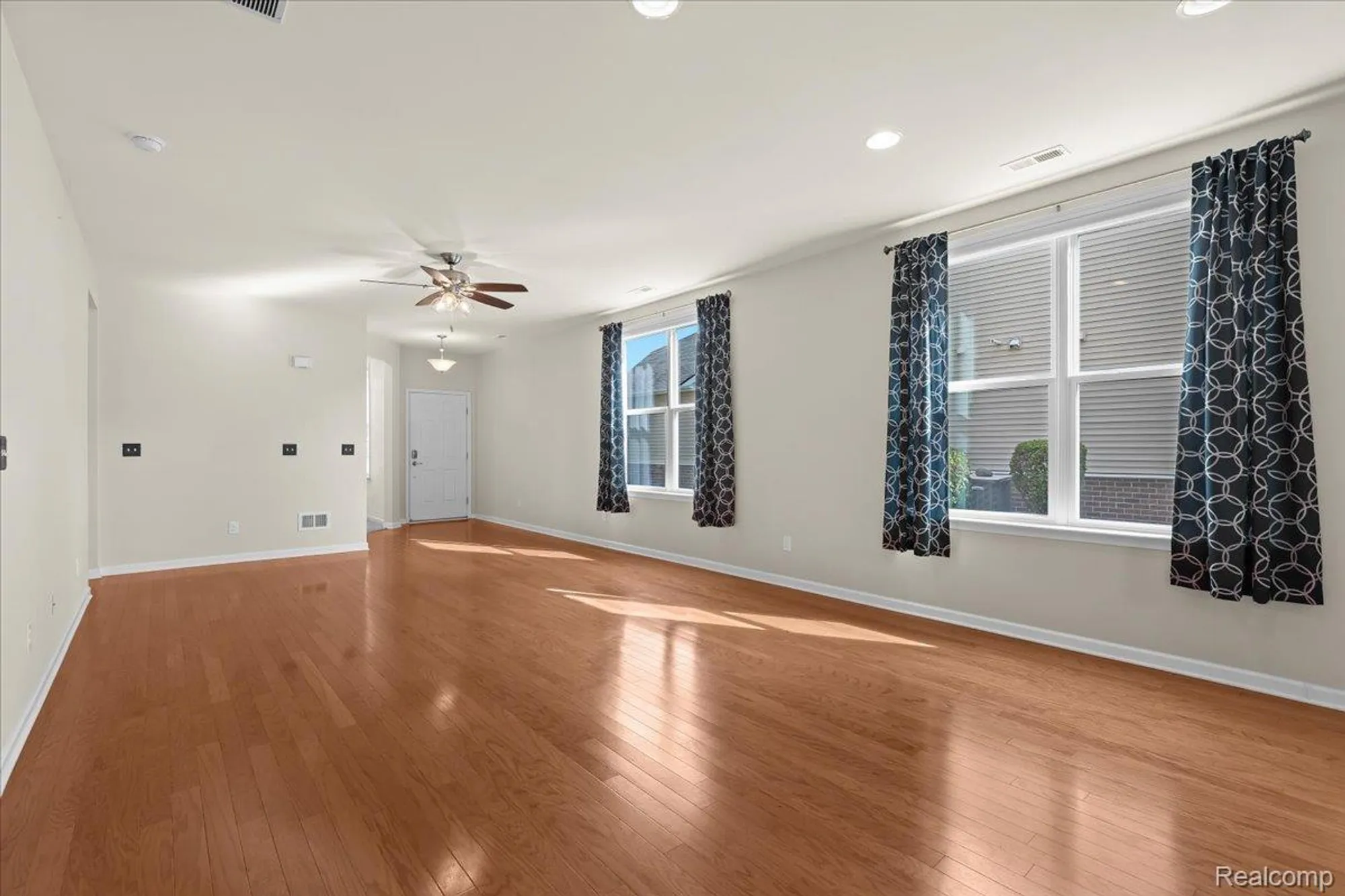 Property Slideshow image 8 of 40 | 24338 walloon way, Flat Rock, MI, 48134