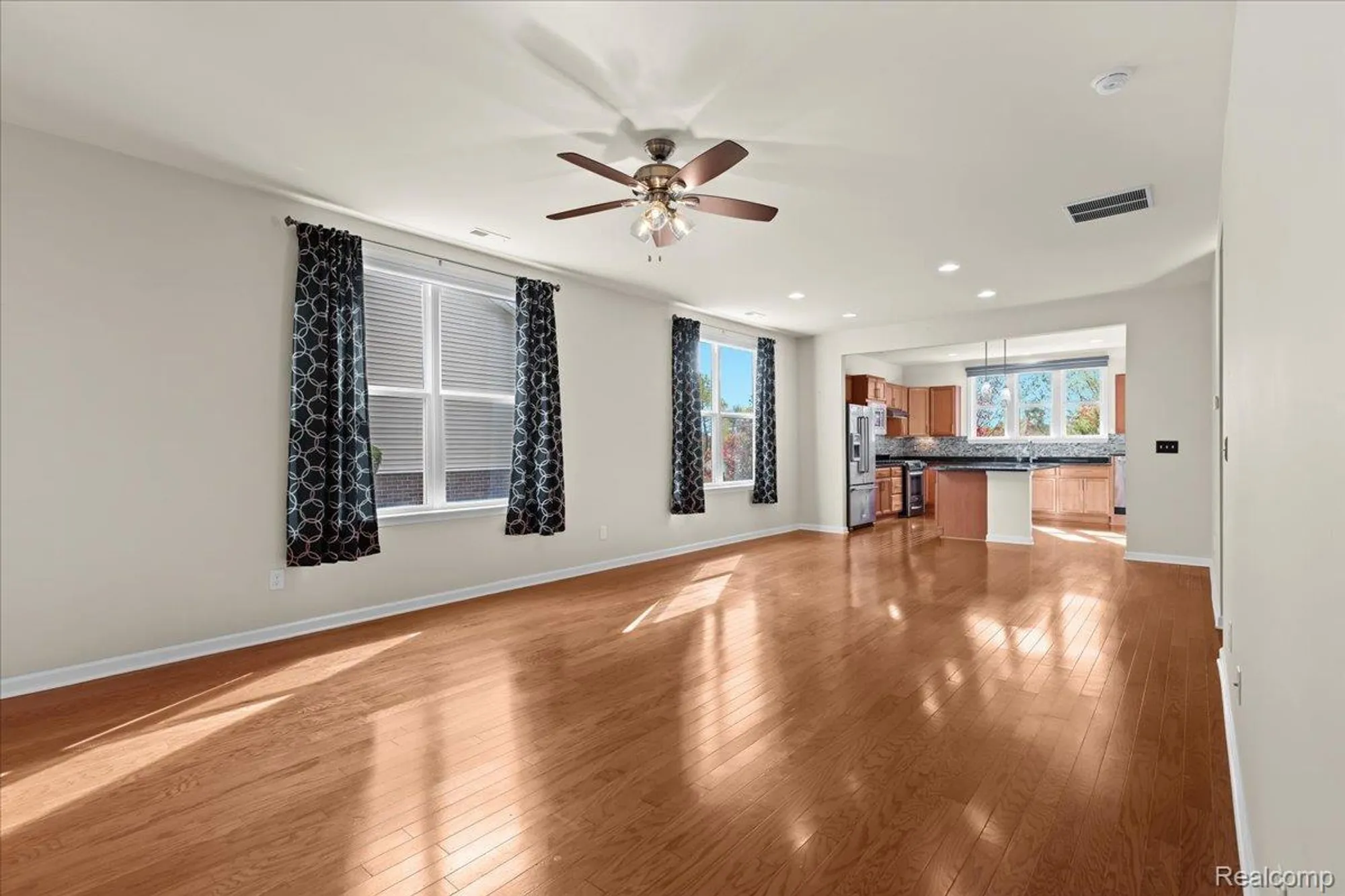 Property Slideshow image 9 of 40 | 24338 walloon way, Flat Rock, MI, 48134