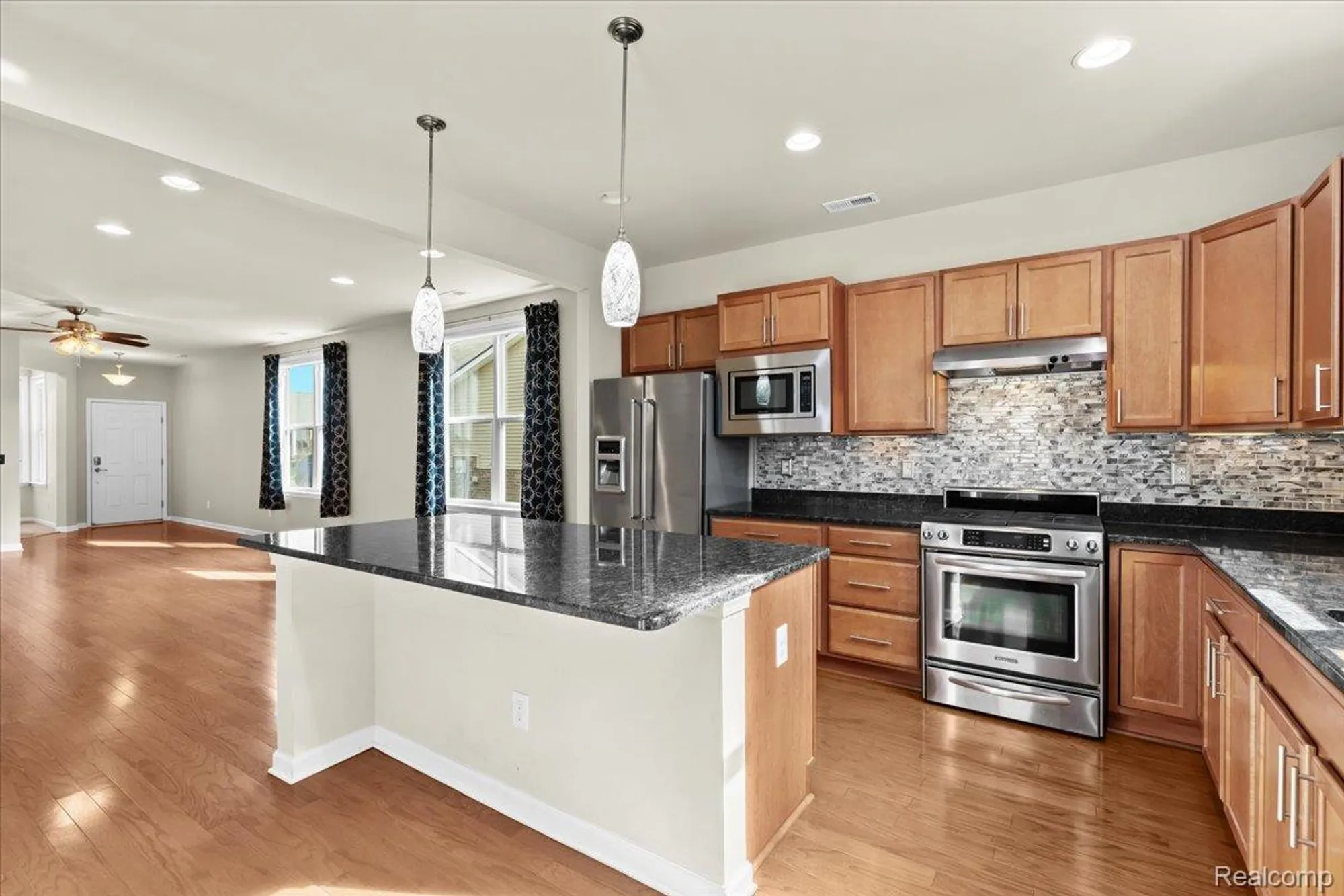 Property Slideshow image 12 of 40 | 24338 walloon way, Flat Rock, MI, 48134