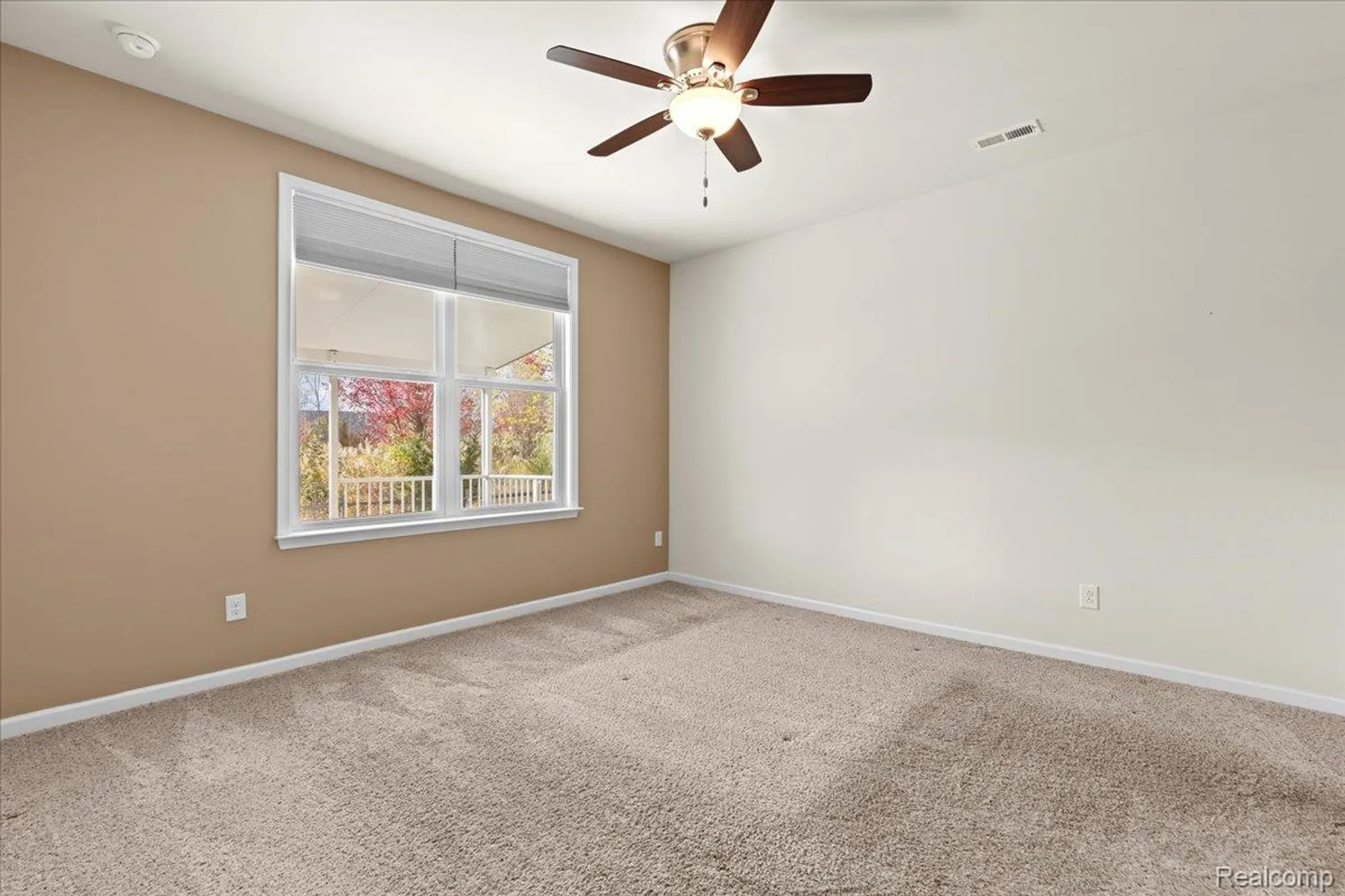 Property Slideshow image 15 of 40 | 24338 walloon way, Flat Rock, MI, 48134