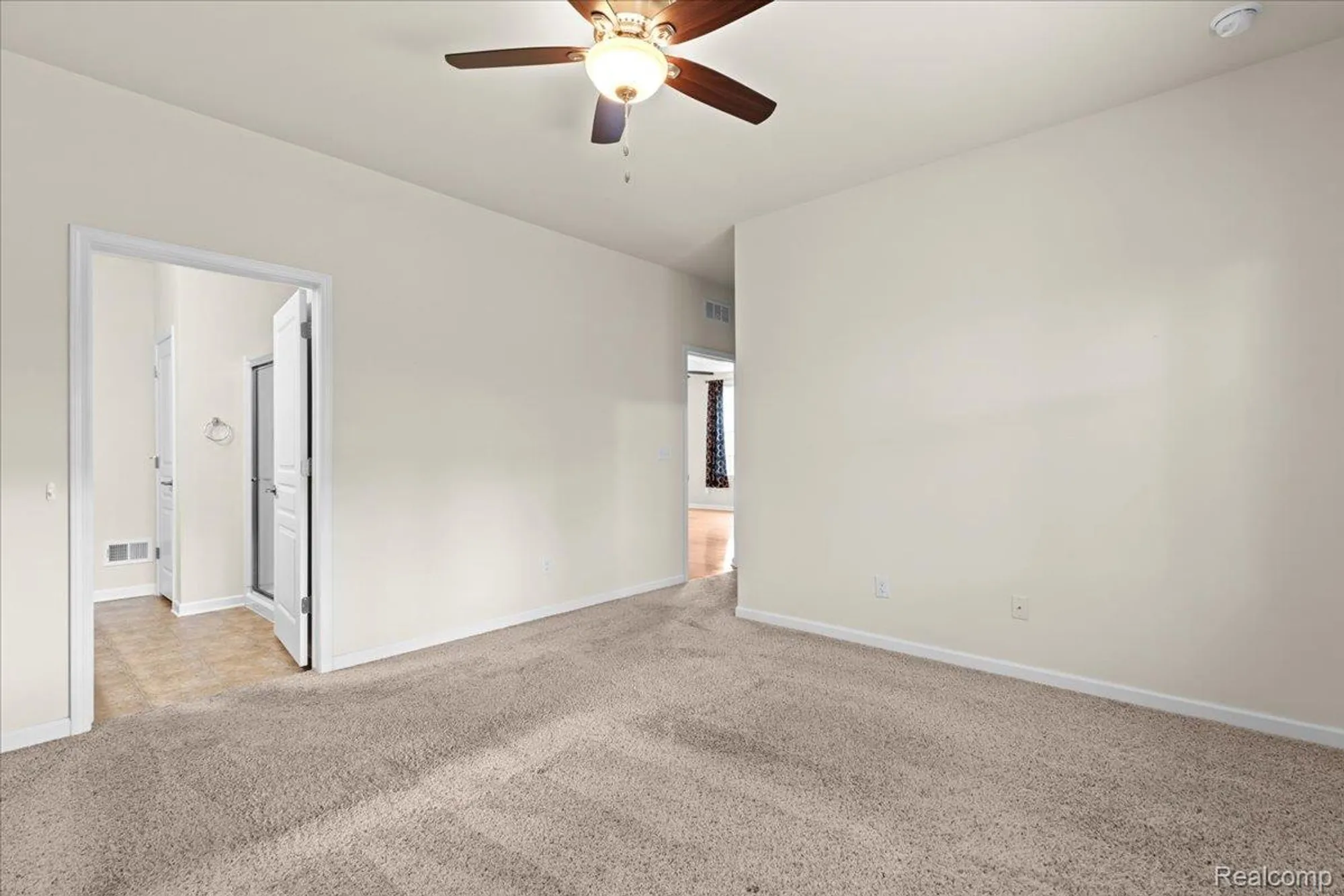 Property Slideshow image 16 of 40 | 24338 walloon way, Flat Rock, MI, 48134