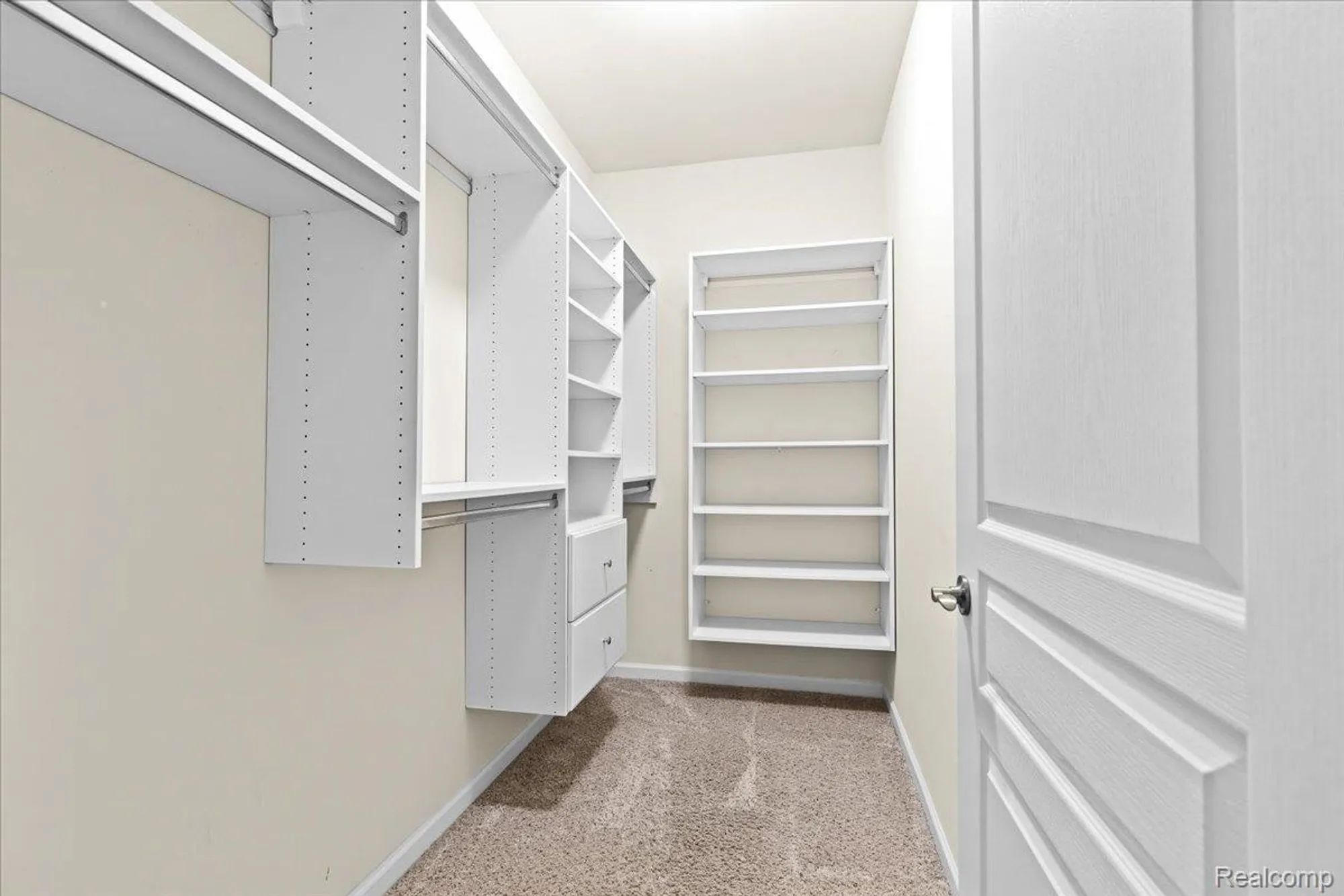 Property Slideshow image 17 of 40 | 24338 walloon way, Flat Rock, MI, 48134