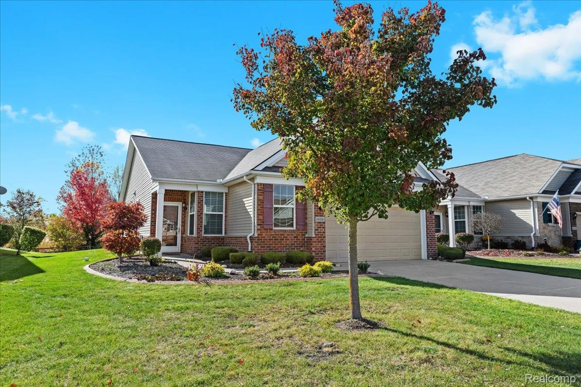 Property Slideshow image 3 of 40 | 24338 walloon way, Flat Rock, MI, 48134