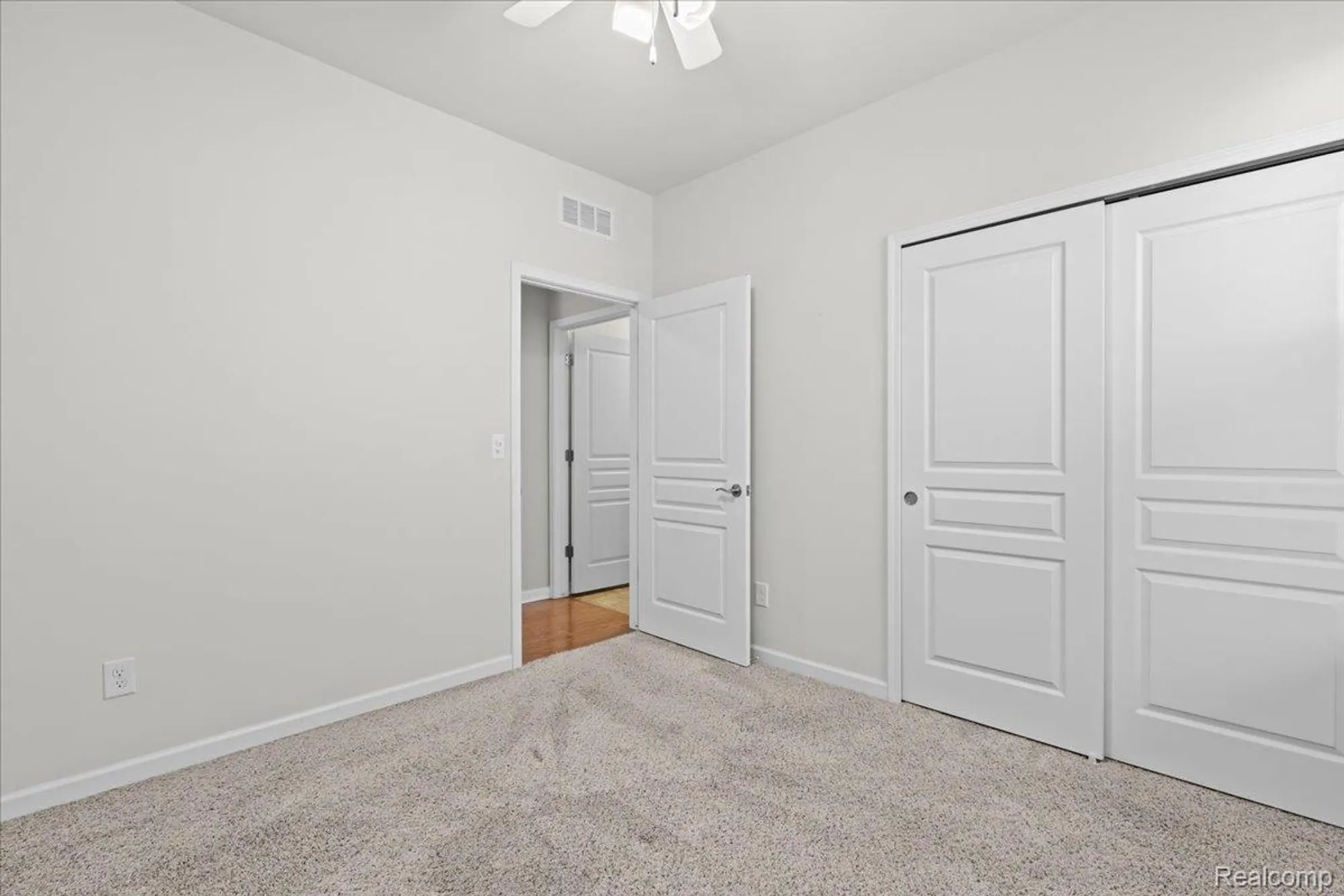 Property Slideshow image 21 of 40 | 24338 walloon way, Flat Rock, MI, 48134