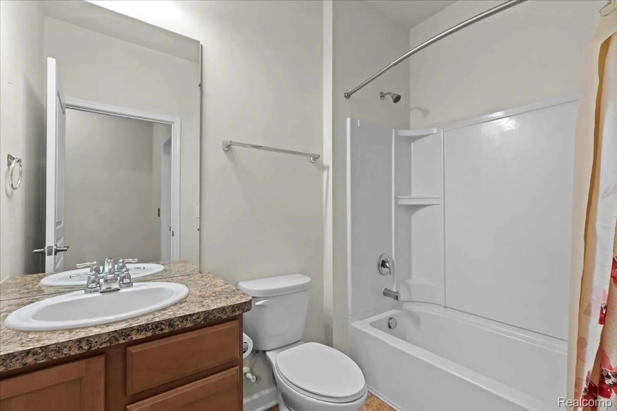 Property Slideshow image 22 of 40 | 24338 walloon way, Flat Rock, MI, 48134