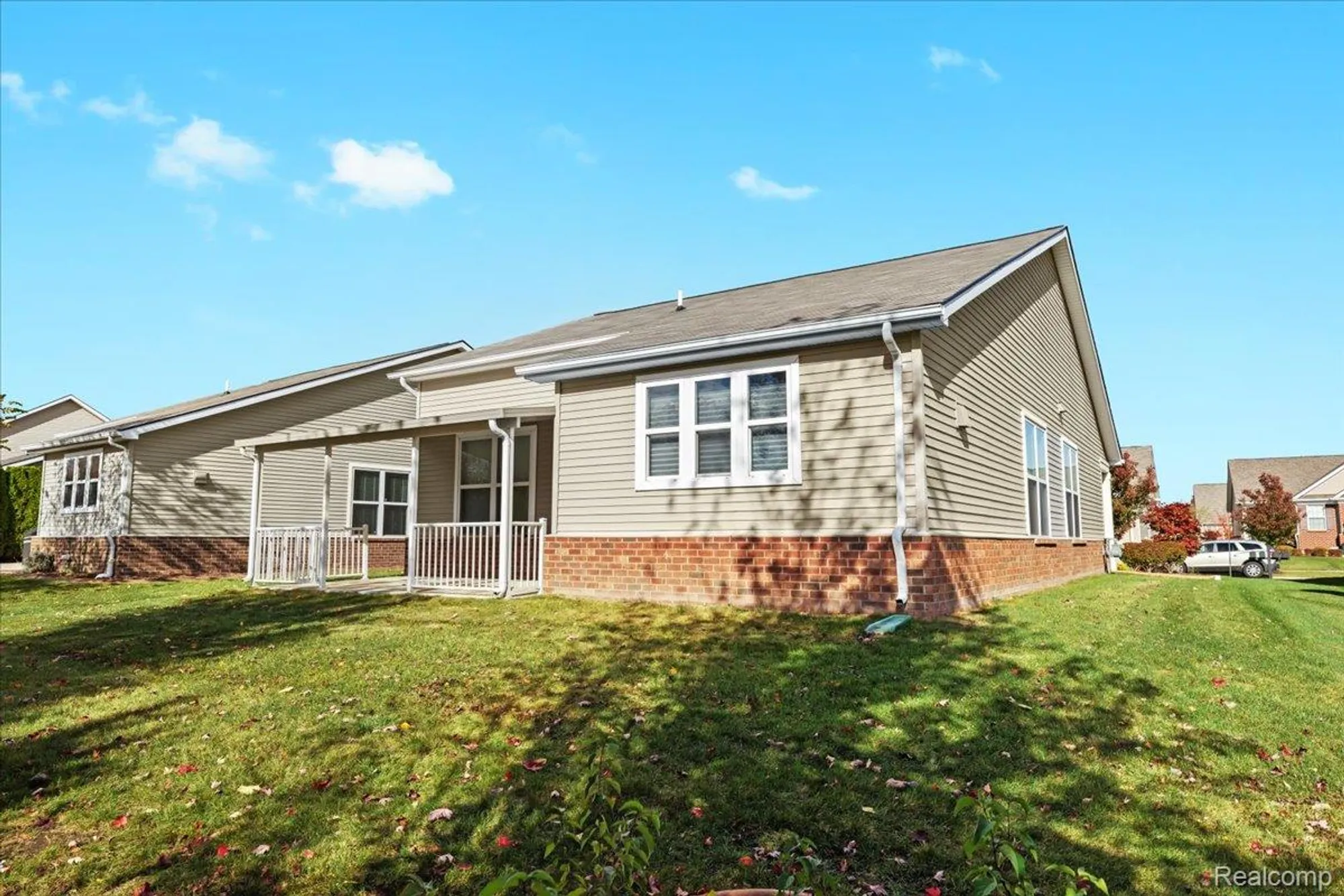 Property Slideshow image 25 of 40 | 24338 walloon way, Flat Rock, MI, 48134