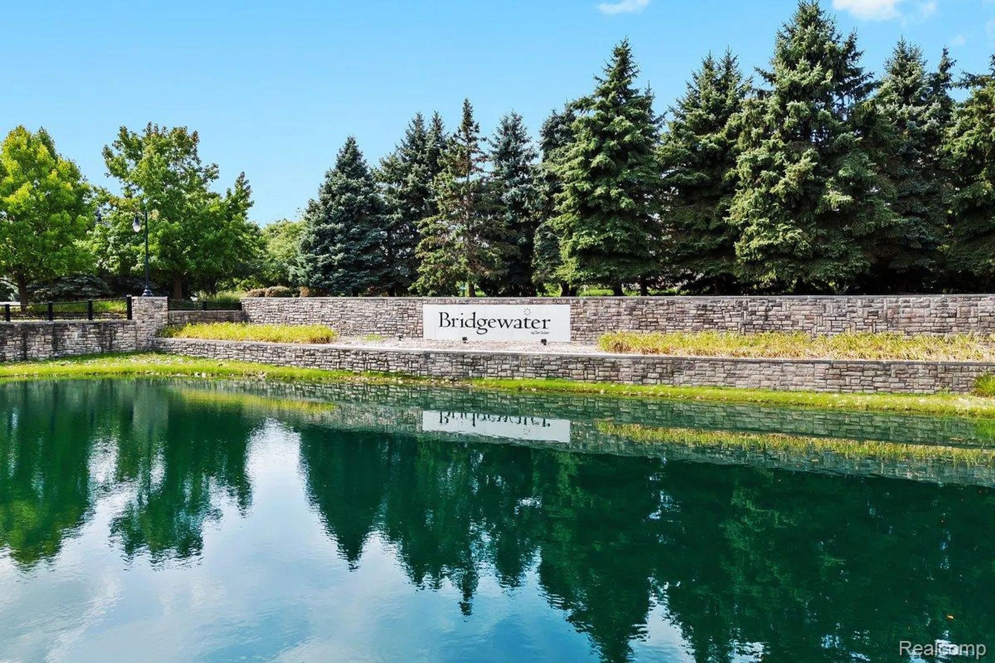 Property Slideshow image 33 of 40 | 24338 walloon way, Flat Rock, MI, 48134