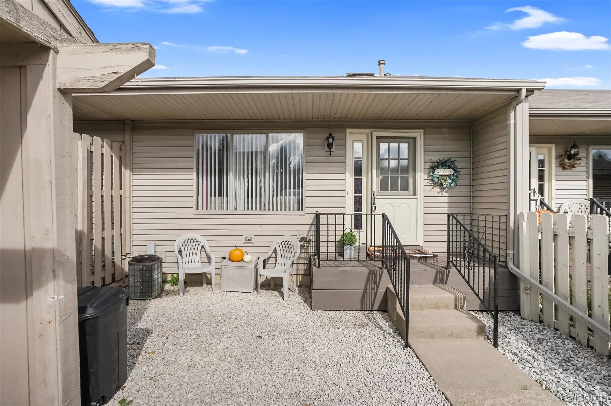 Property Slideshow image 5 of 42 | 62512 raleigh ct unit 4, South Lyon, MI, 48178