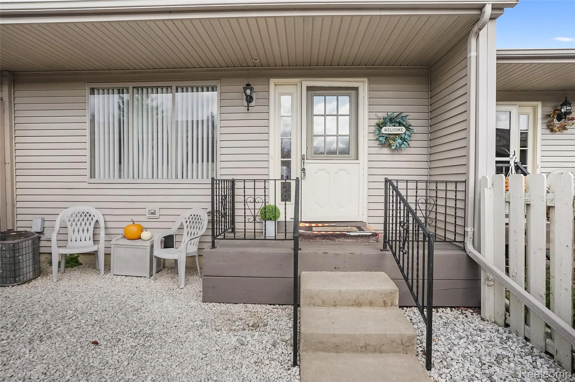 Property Slideshow image 6 of 42 | 62512 raleigh ct unit 4, South Lyon, MI, 48178