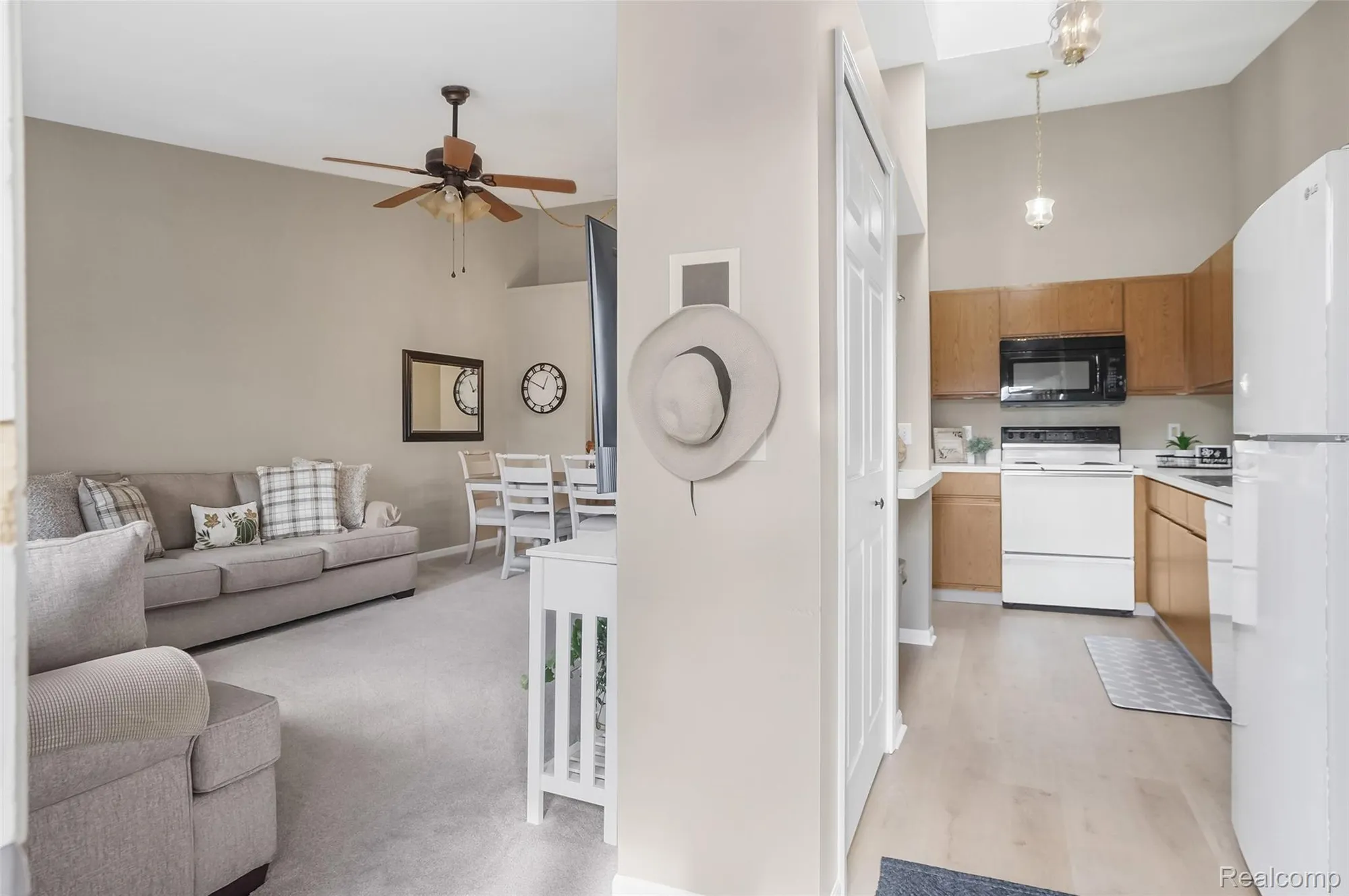 Property Slideshow image 9 of 42 | 62512 raleigh ct unit 4, South Lyon, MI, 48178