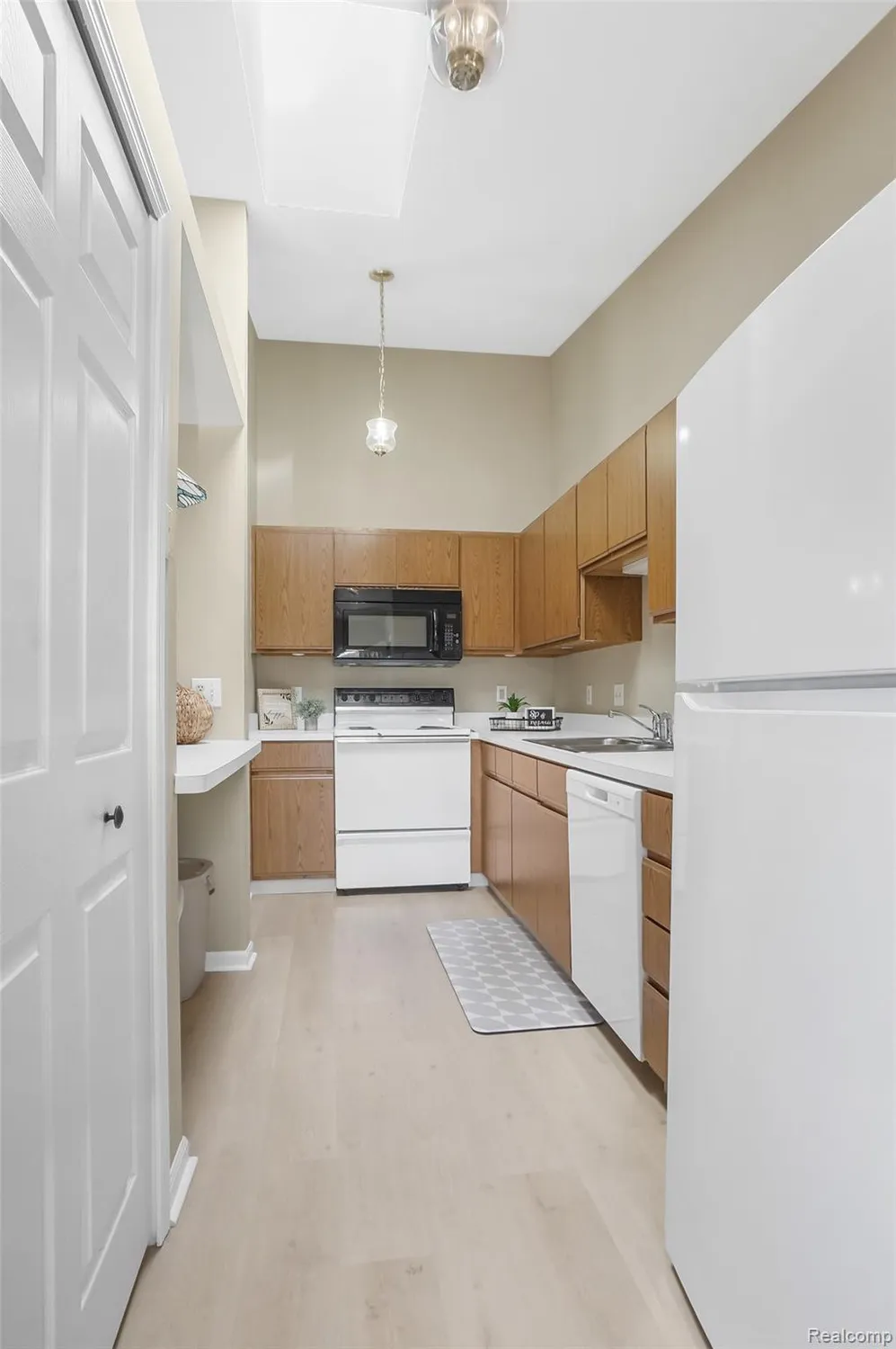 Property Slideshow image 10 of 42 | 62512 raleigh ct unit 4, South Lyon, MI, 48178