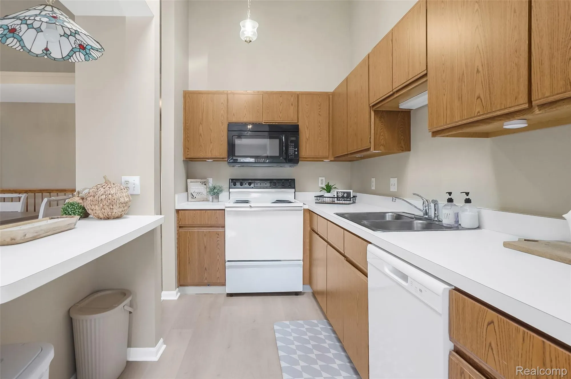 Property Slideshow image 11 of 42 | 62512 raleigh ct unit 4, South Lyon, MI, 48178