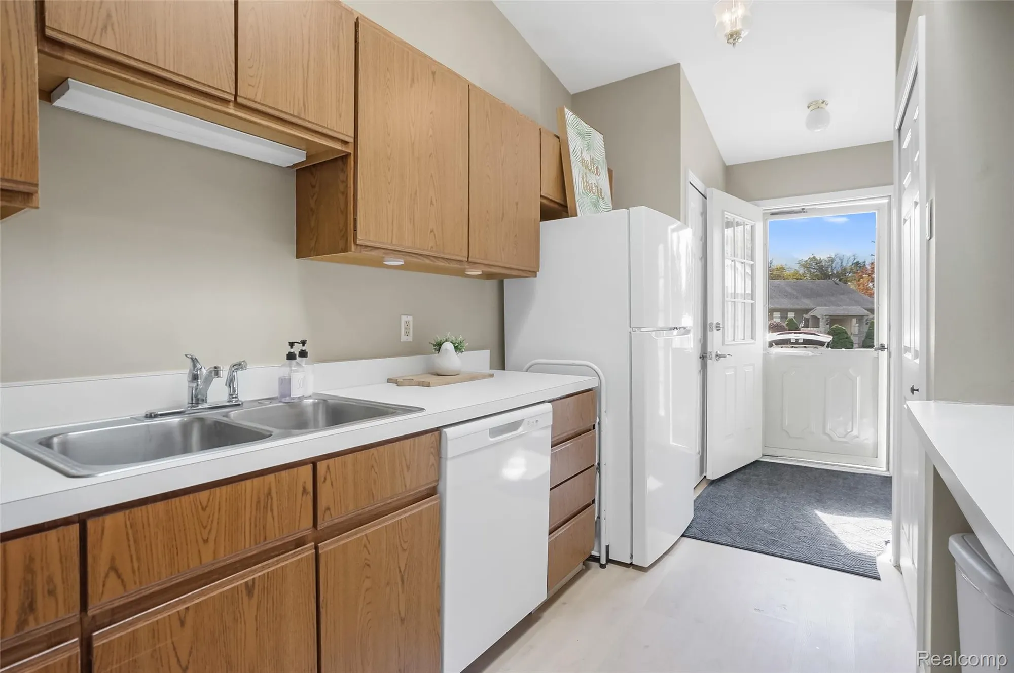 Property Slideshow image 13 of 42 | 62512 raleigh ct unit 4, South Lyon, MI, 48178