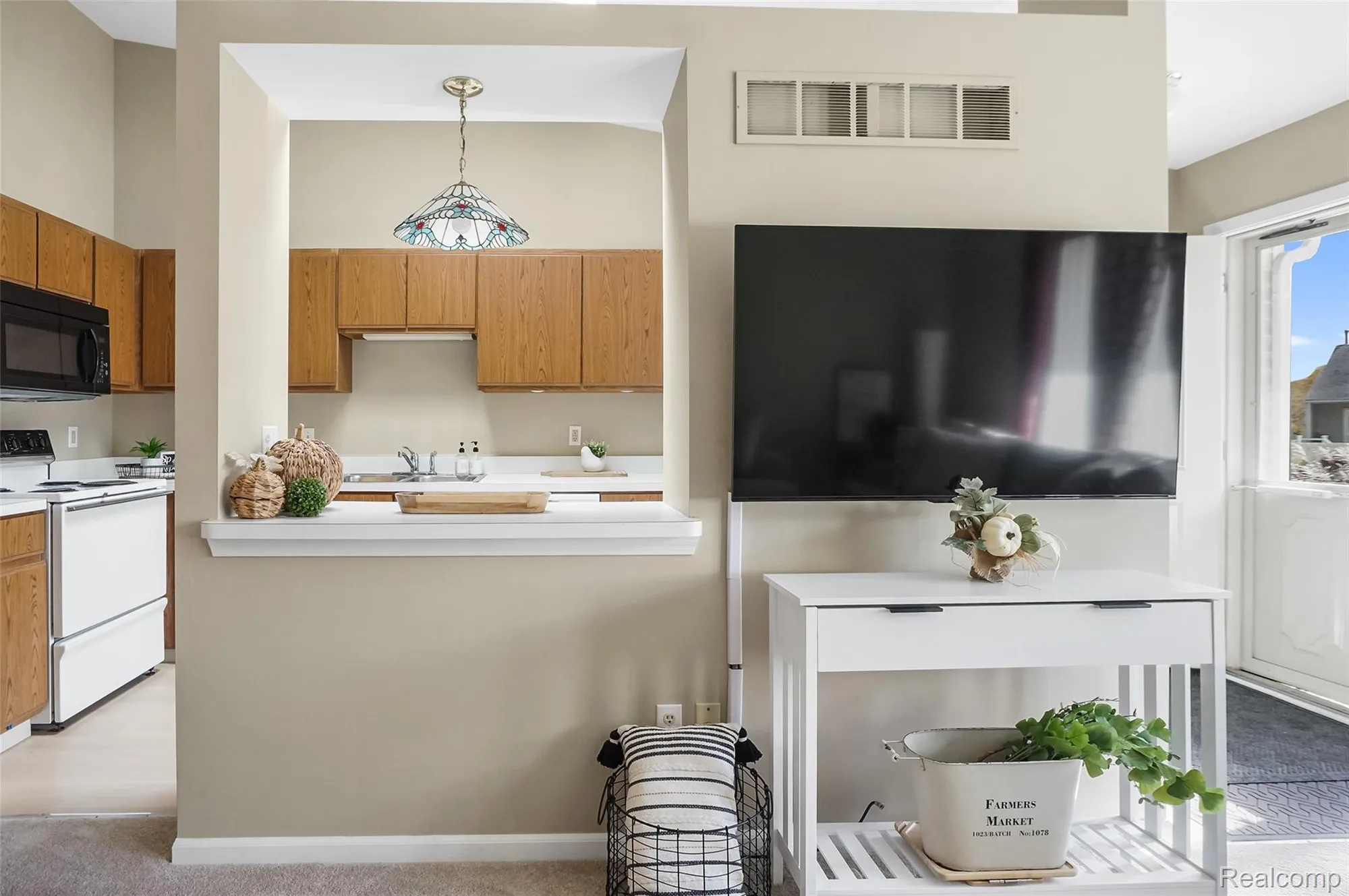 Property Slideshow image 16 of 42 | 62512 raleigh ct unit 4, South Lyon, MI, 48178