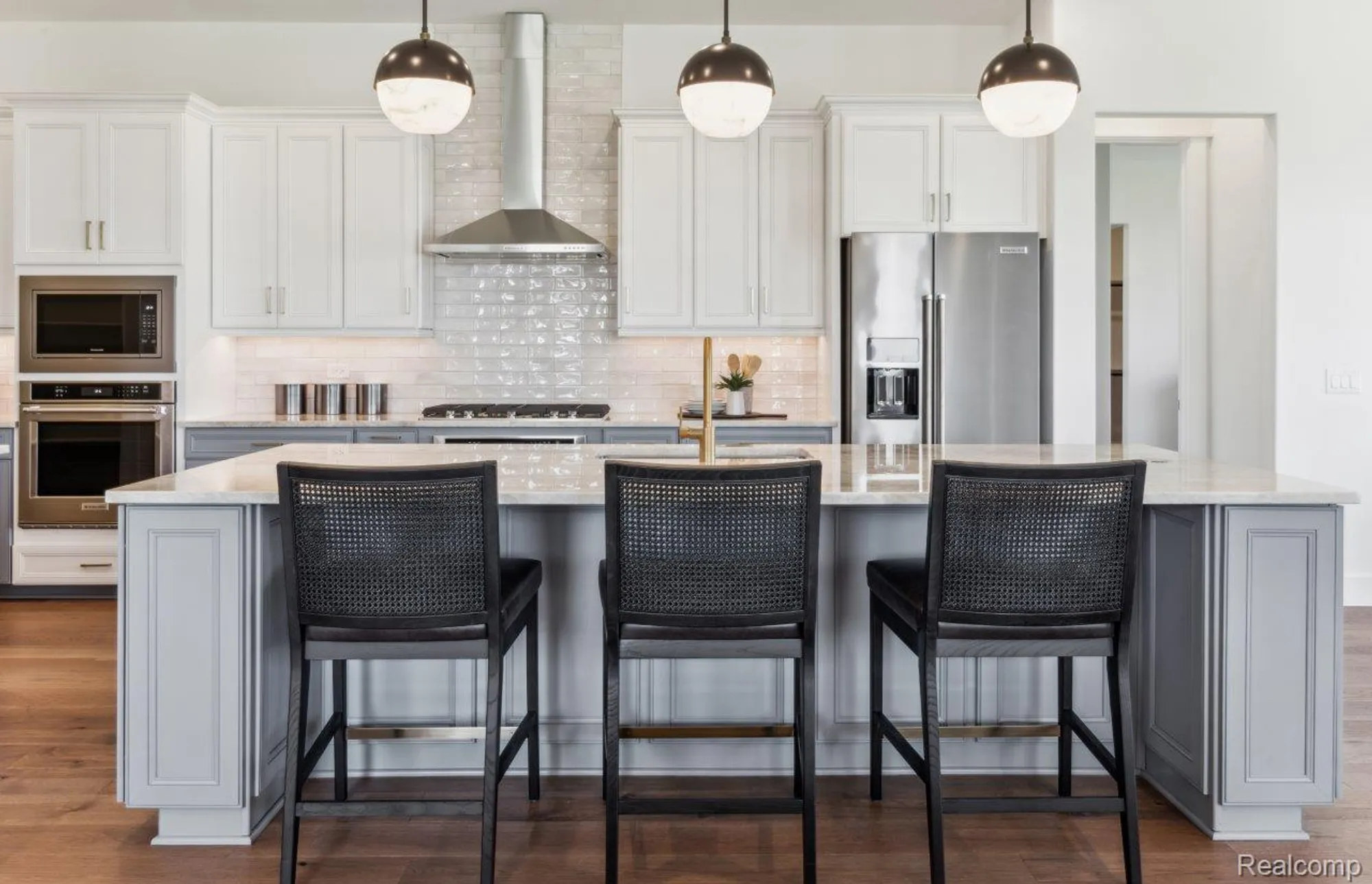 Property Slideshow image 6 of 13 | 2300 coastal ct, Milfordchartertownship_oakland, MI, 48381