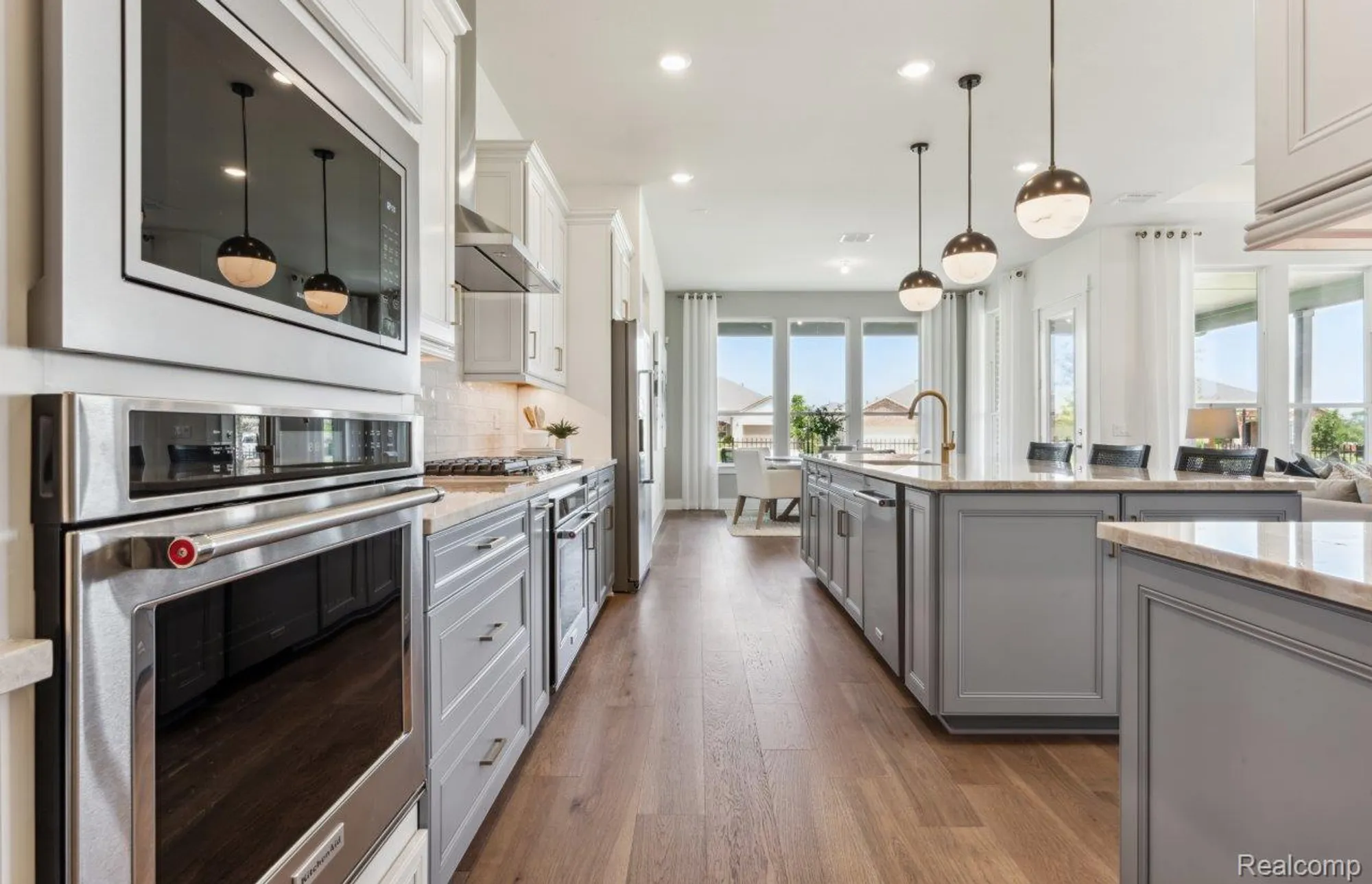 Property Slideshow image 7 of 13 | 2300 coastal ct, Milfordchartertownship_oakland, MI, 48381