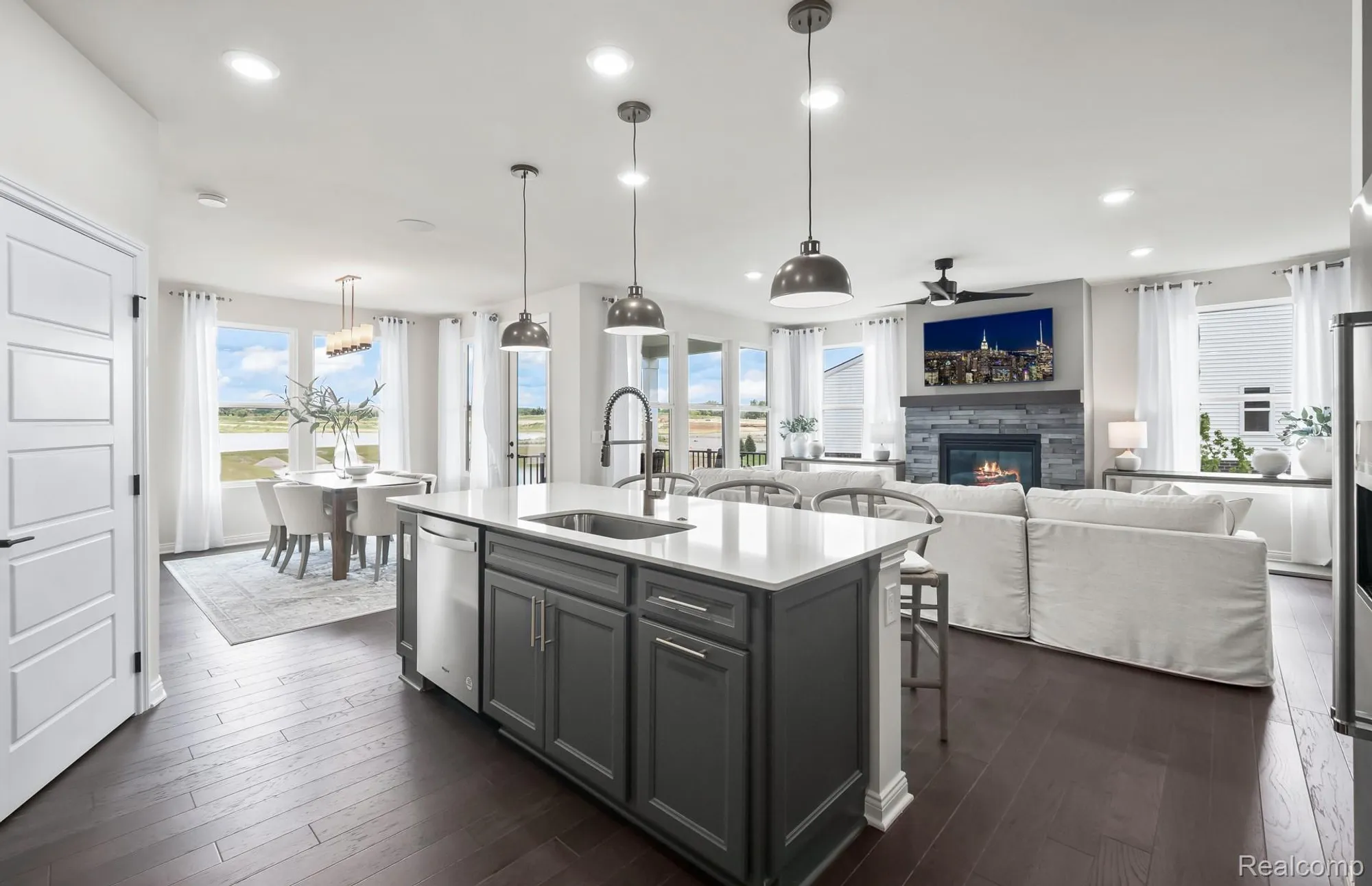 Property Slideshow image 7 of 13 | 2047 marigold way, Milford, MI, 48381