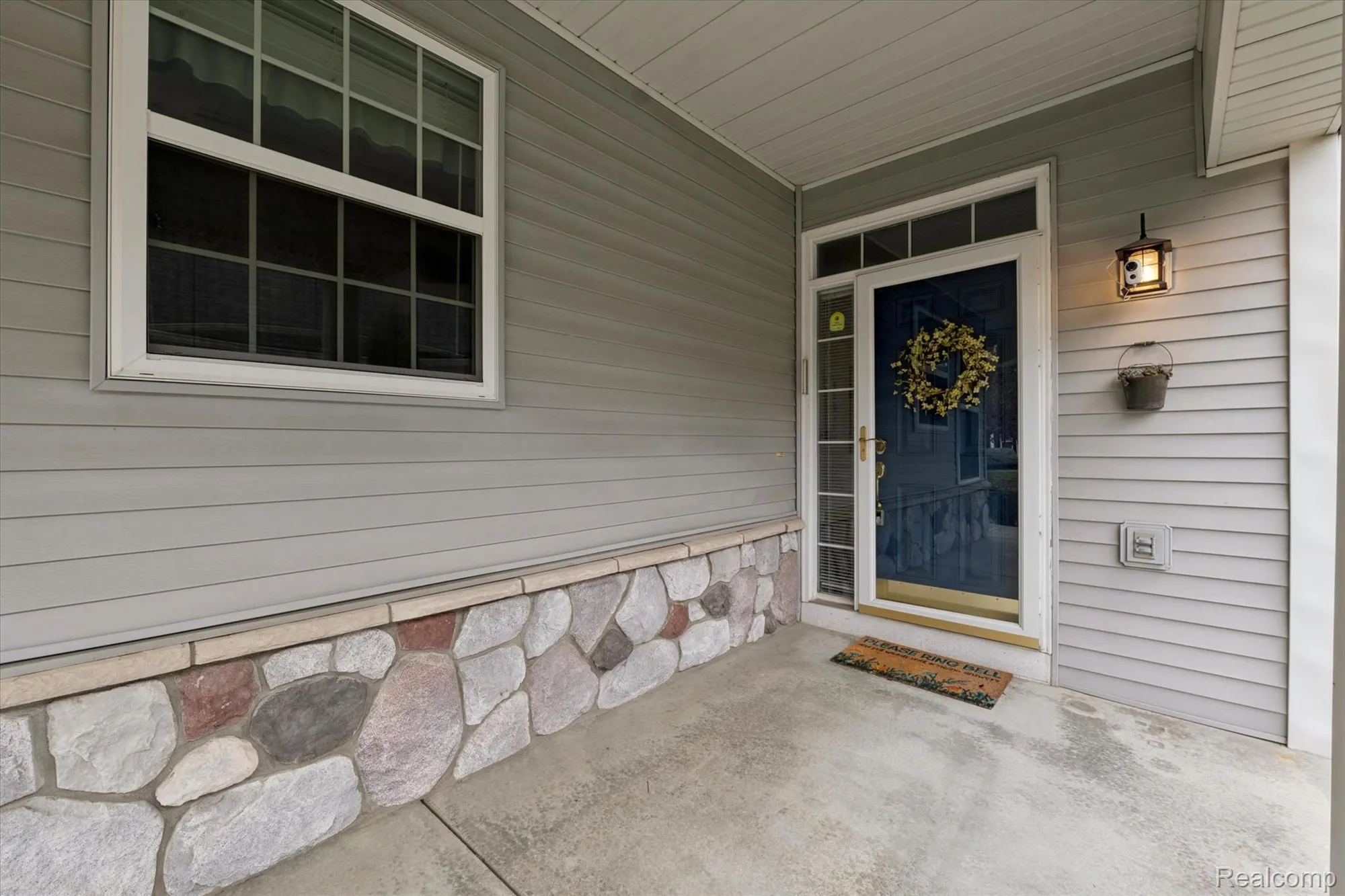 Property Slideshow image 5 of 43 | 4035 hillsdale dr, Auburn Hills, MI, 48326