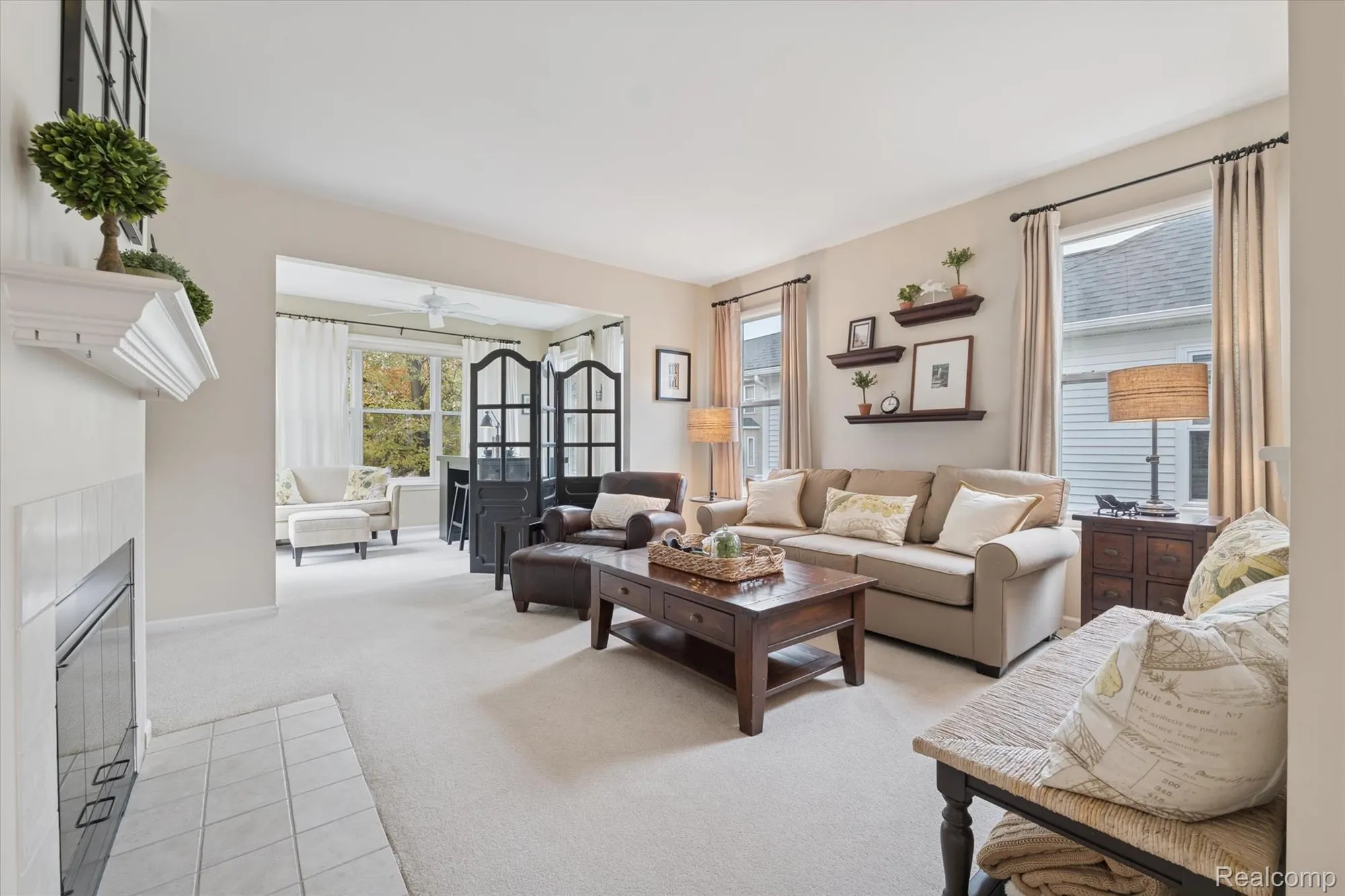 Property Slideshow image 9 of 43 | 4035 hillsdale dr, Auburn Hills, MI, 48326