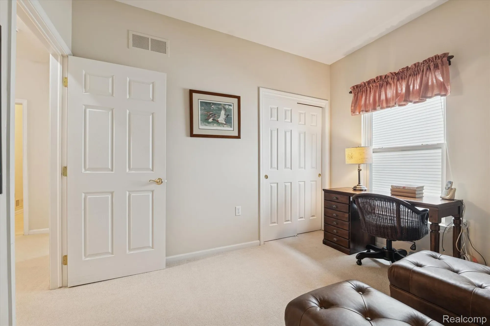 Property Slideshow image 28 of 43 | 4035 hillsdale dr, Auburn Hills, MI, 48326