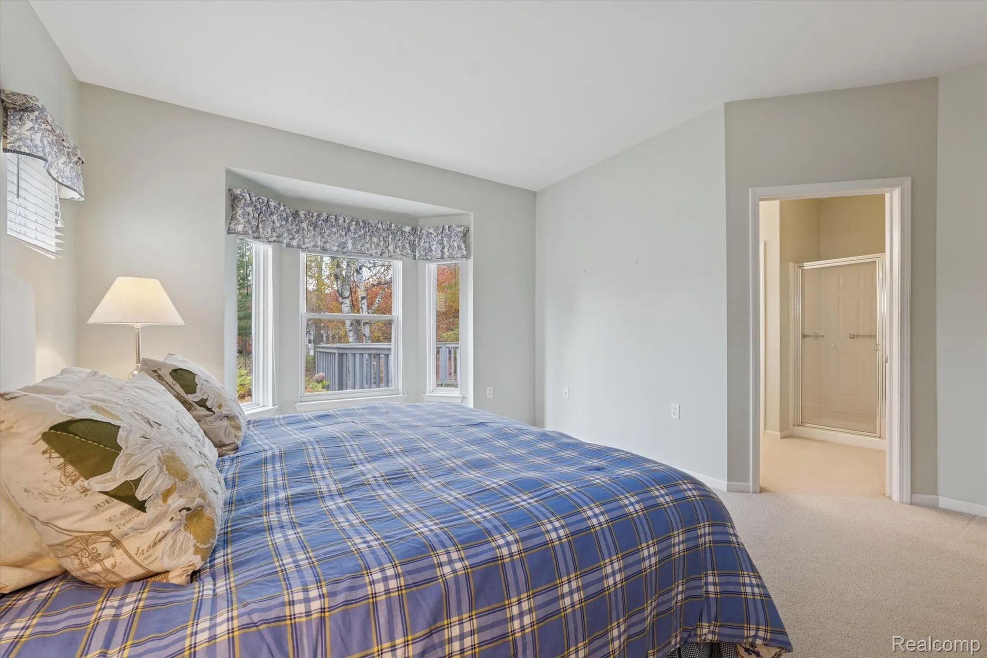 Property Slideshow image 31 of 43 | 4035 hillsdale dr, Auburn Hills, MI, 48326