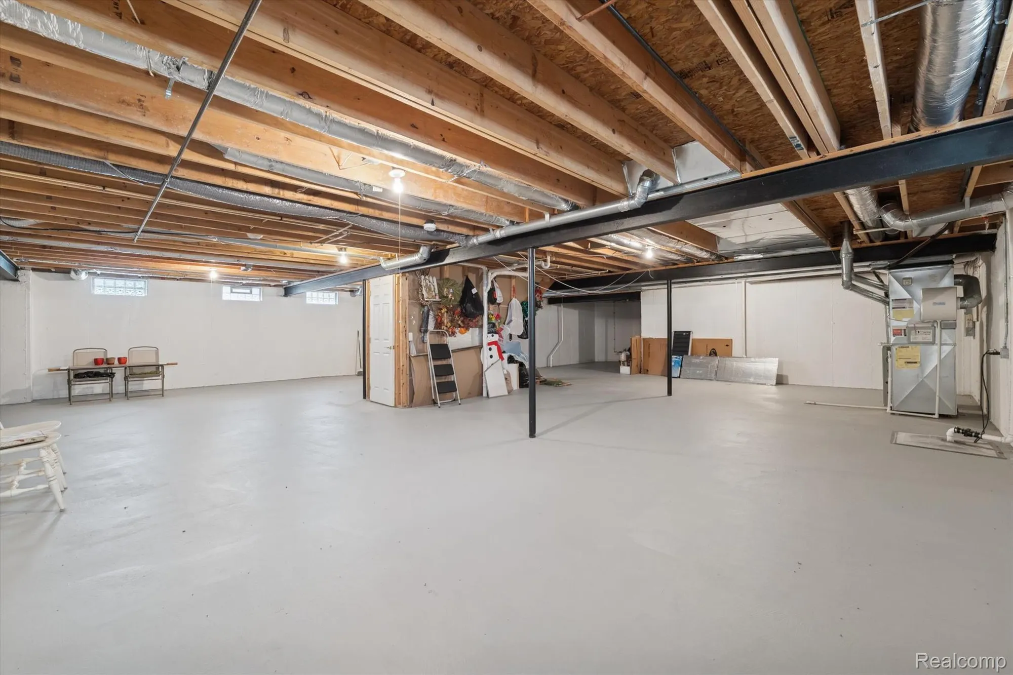 Property Slideshow image 36 of 43 | 4035 hillsdale dr, Auburn Hills, MI, 48326