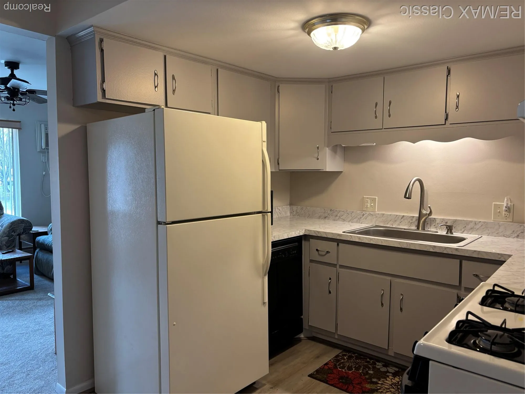 Property Slideshow image 2 of 14 | 25124 potomac dr # 7, South Lyon, MI, 48178