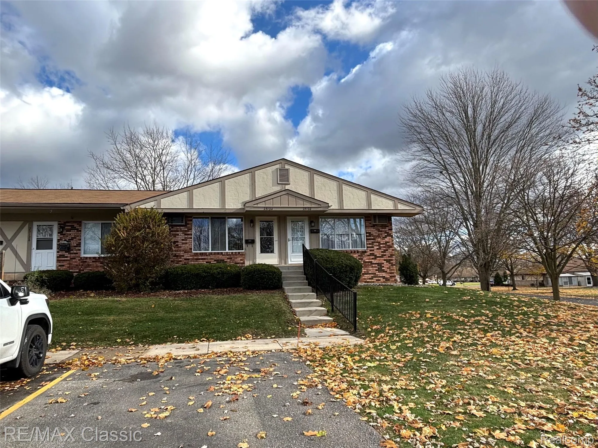 Property Slideshow image 14 of 14 | 25124 potomac dr # 7, South Lyon, MI, 48178