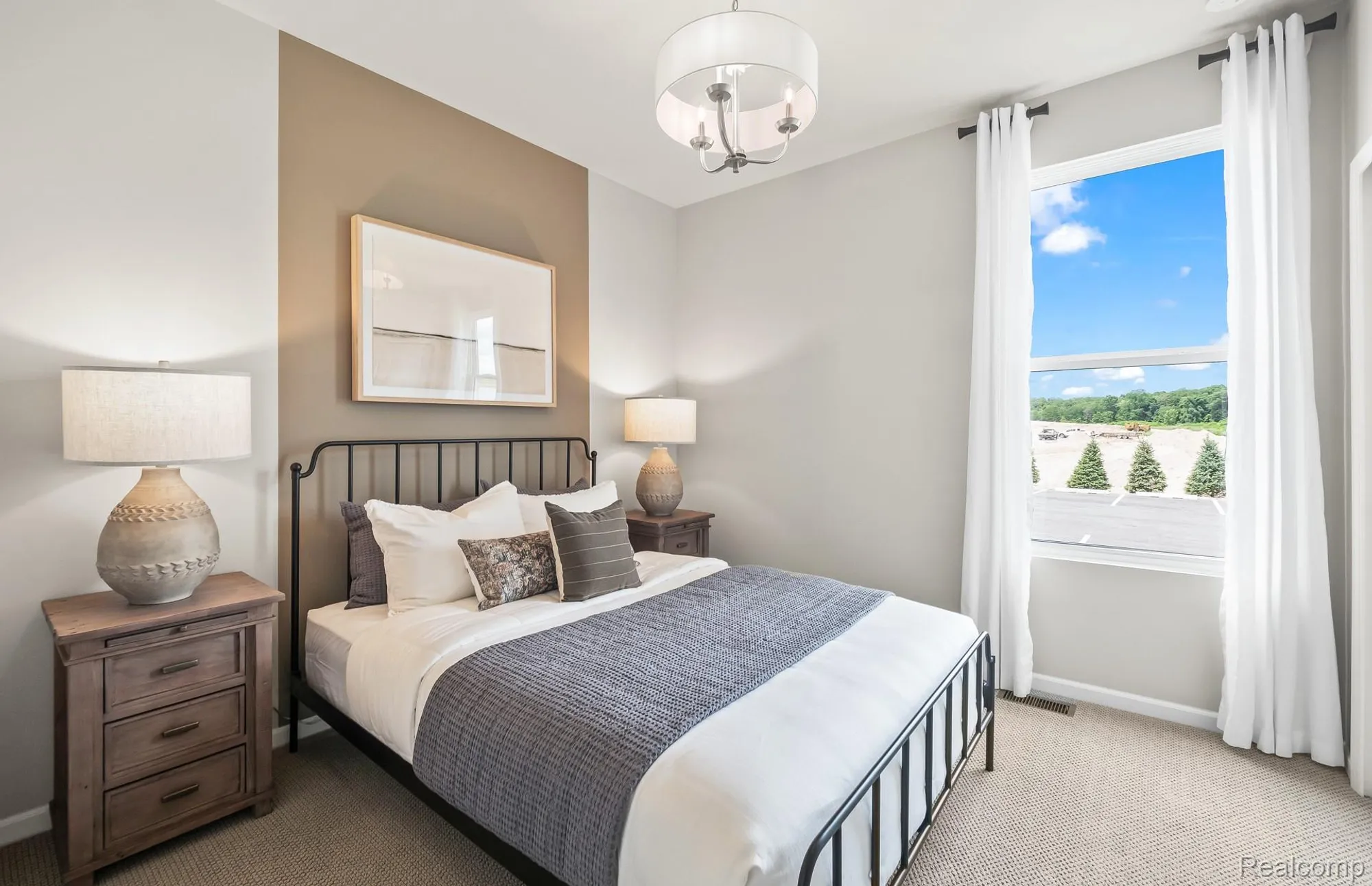 Property Slideshow image 13 of 15 | 4131 dogwood dr, Milford, MI, 48381