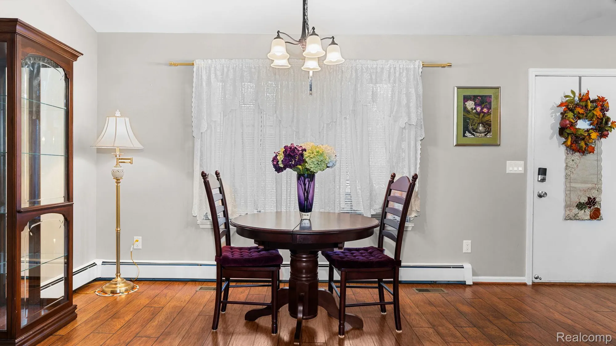 Property Slideshow image 10 of 39 | 25106 hamilton ct, Southlyoncity_oakland, MI, 47178