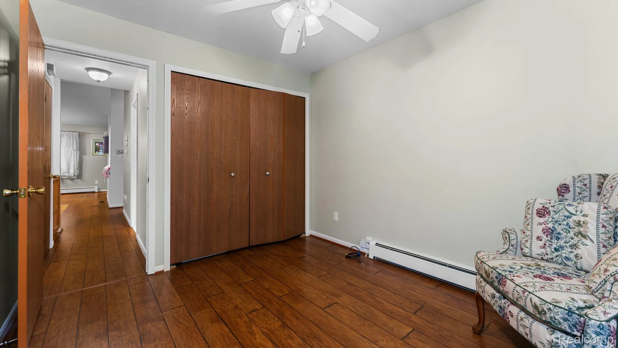 Property Slideshow image 18 of 39 | 25106 hamilton ct, Southlyoncity_oakland, MI, 47178
